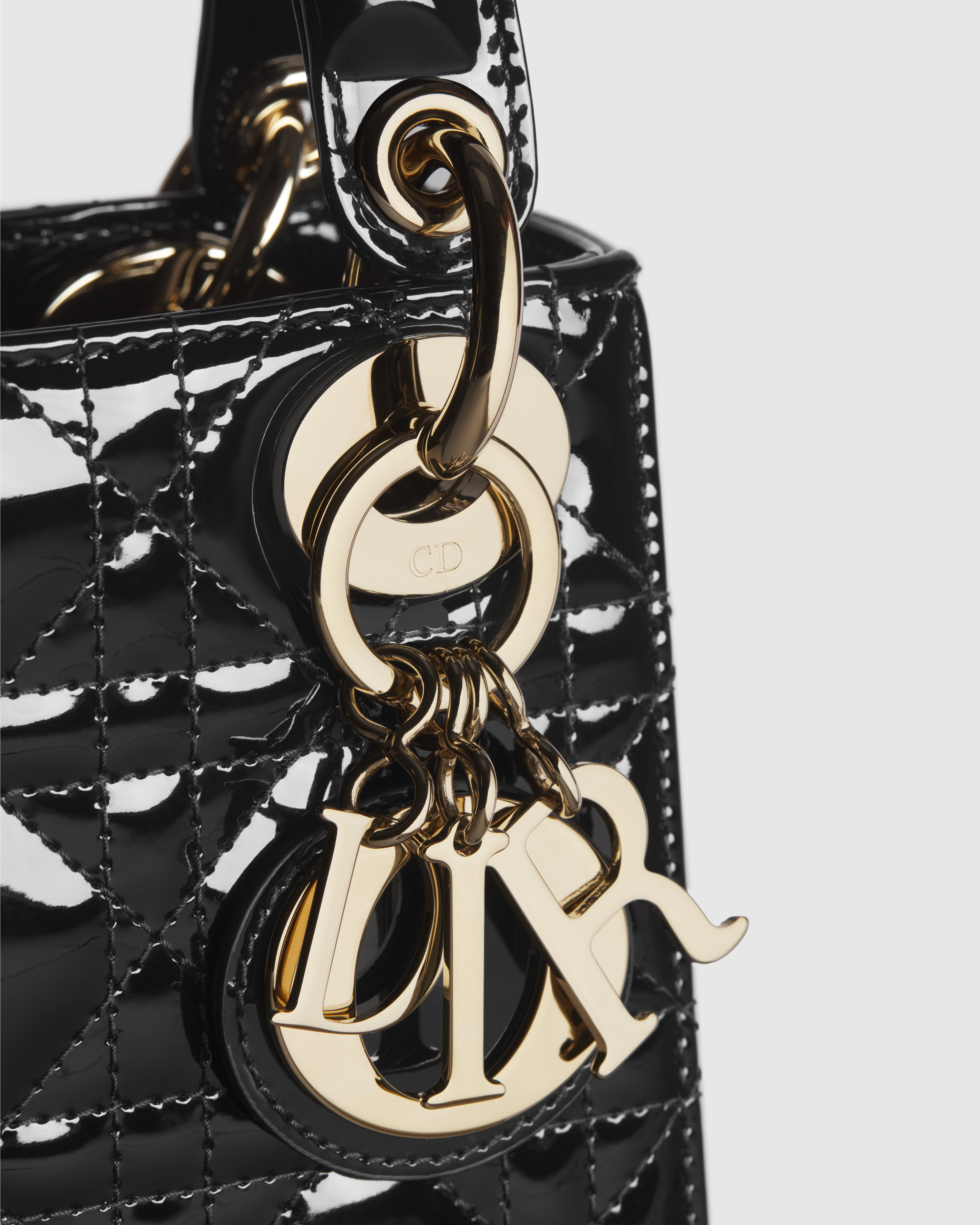 Lady Dior バッグ ミニ カナージュ パテントカーフスキン E09