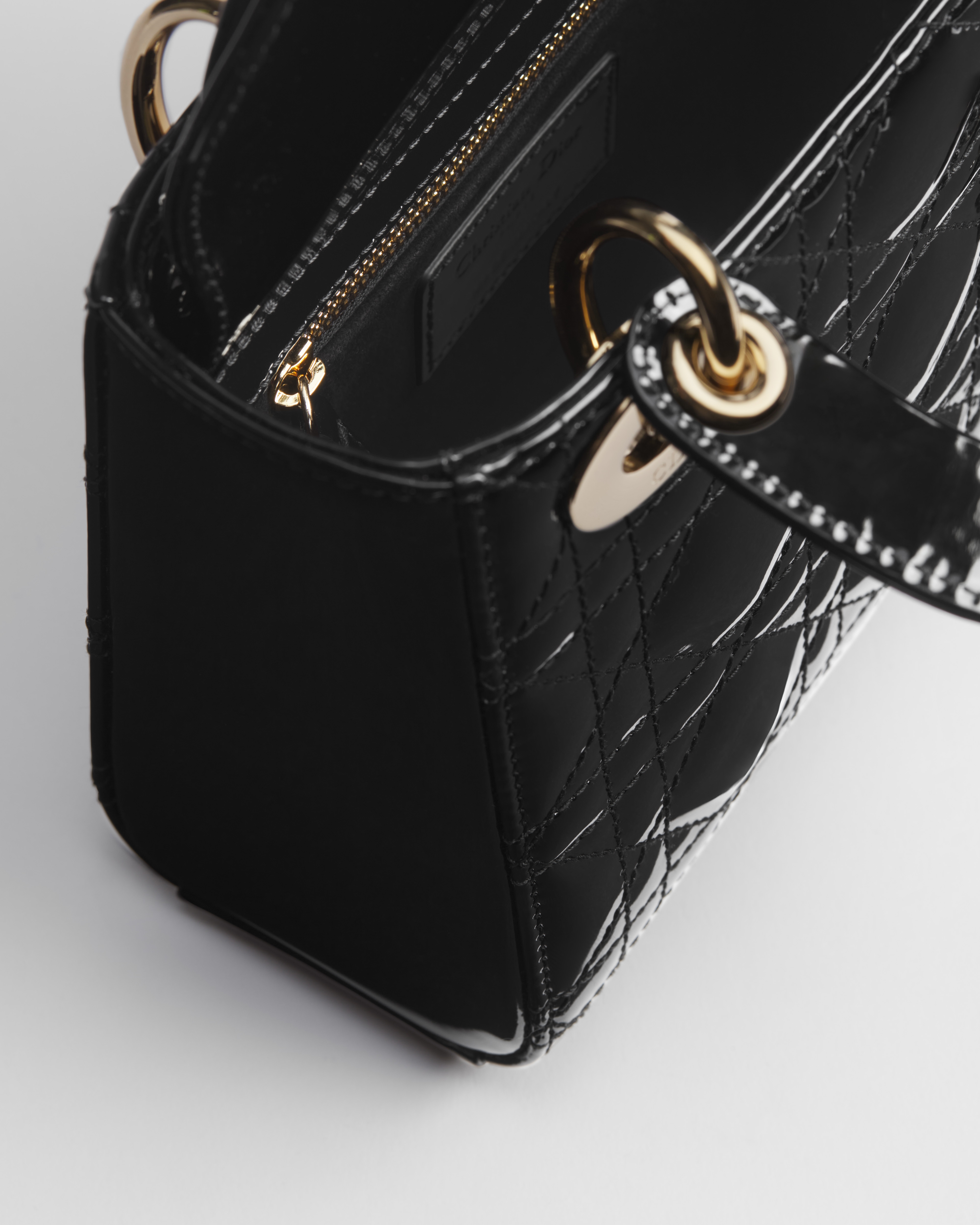 Lady Dior バッグ ミニ カナージュ パテントカーフスキン E10