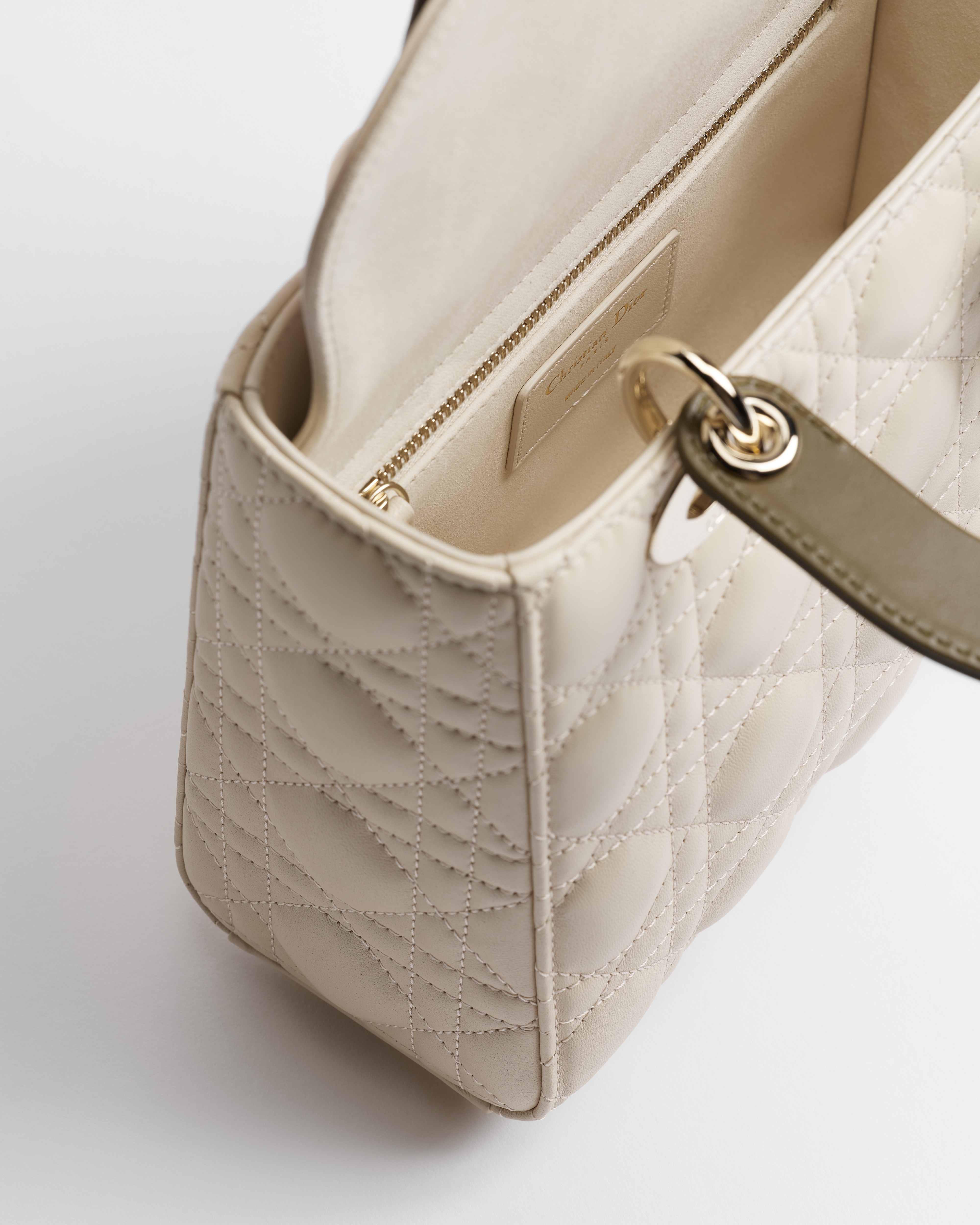 Kleine Lady Dior Tasche mit Trageriemen