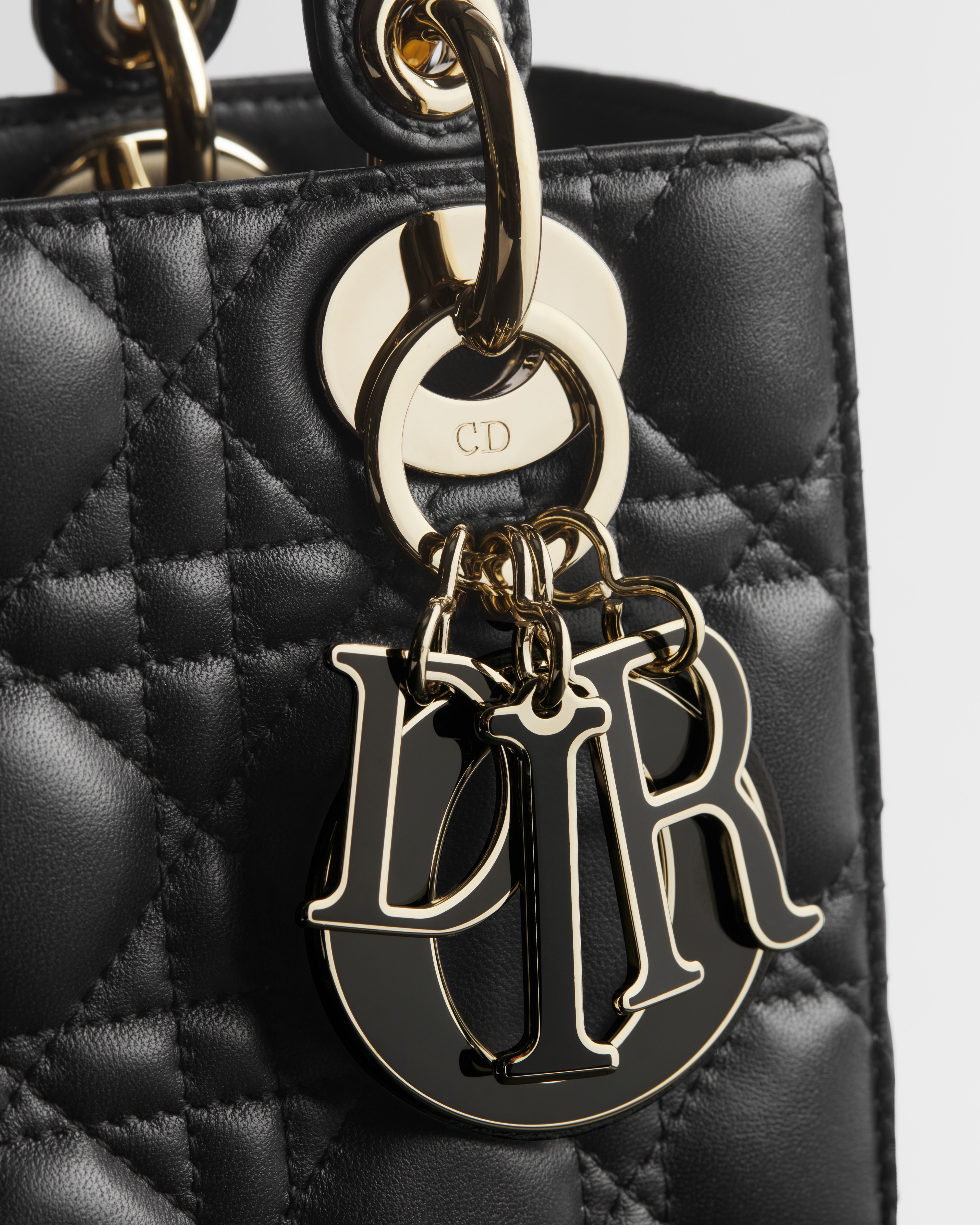 حقيبة Lady Dior My ABCDior بالحجم الصغير جلد الخروف الأسود بنمط كاناج E09