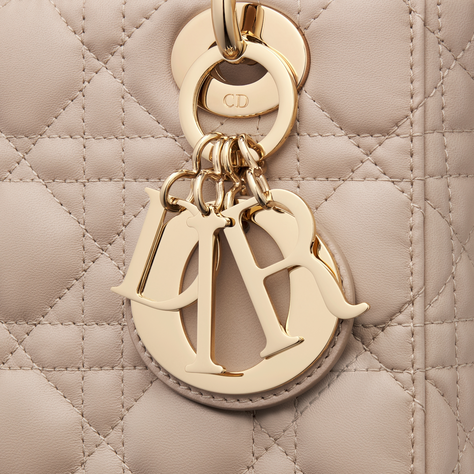 本日発送LADY DIOR MY ABCDIOR❤️ ショルダーバッグ スモール 楽天市場】[中古] ディオール レディディオール MY ABCDIOR