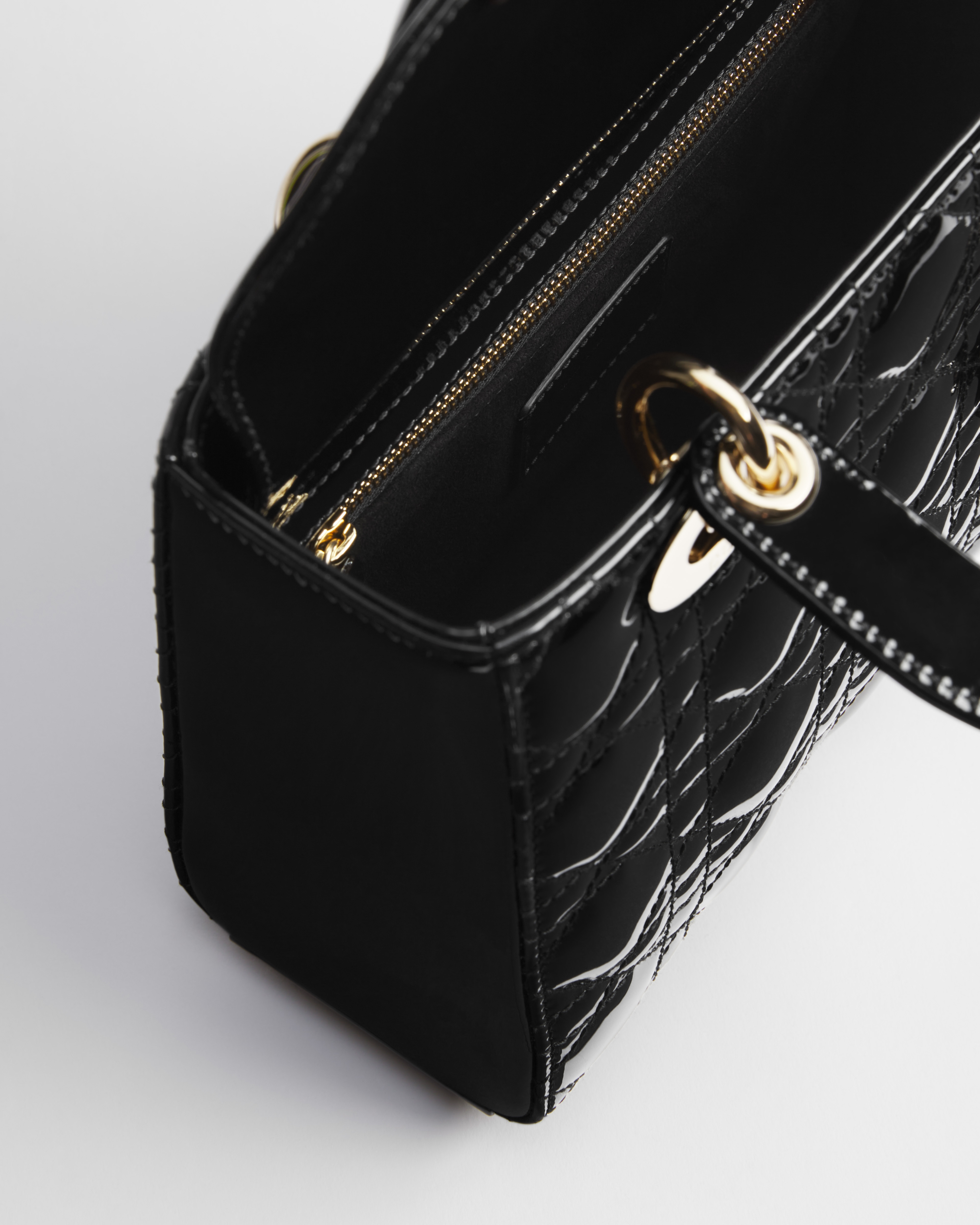 Sac Lady Dior My ABCDior Small Cuir de veau Cannage verni noir E10