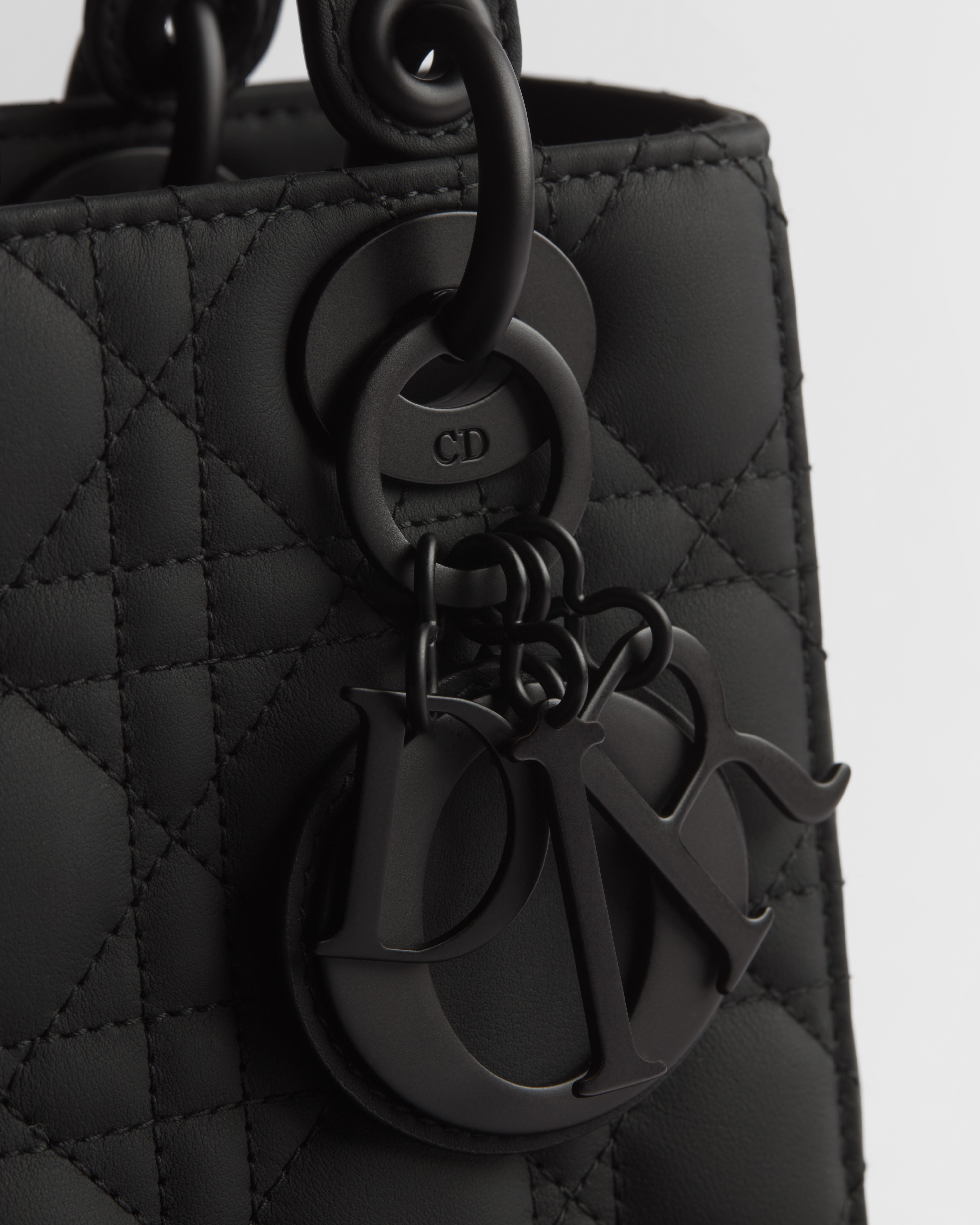 Kleine Lady Dior My ABCDior-tas Zwart ultramat kalfsleer met Cannage-motief E09