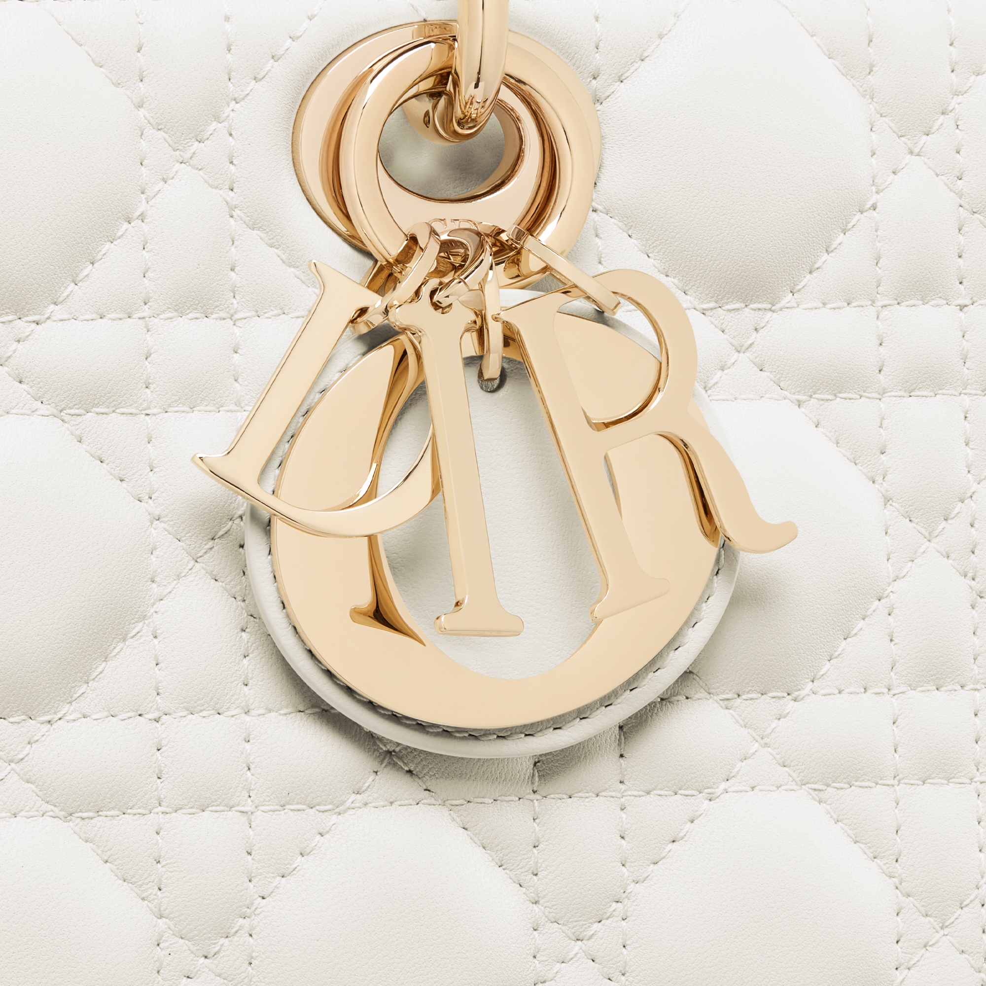 Sac Lady D-Joy Medium Cuir d'agneau Cannage couleur latte E09