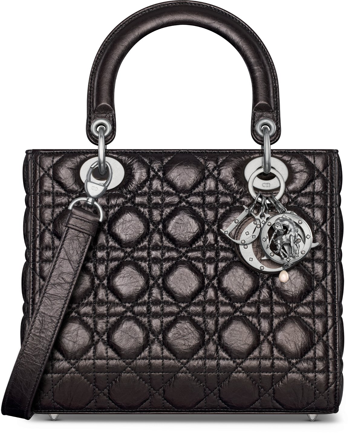 Medium Lady Dior Bag aria_woman_viewcode_e01