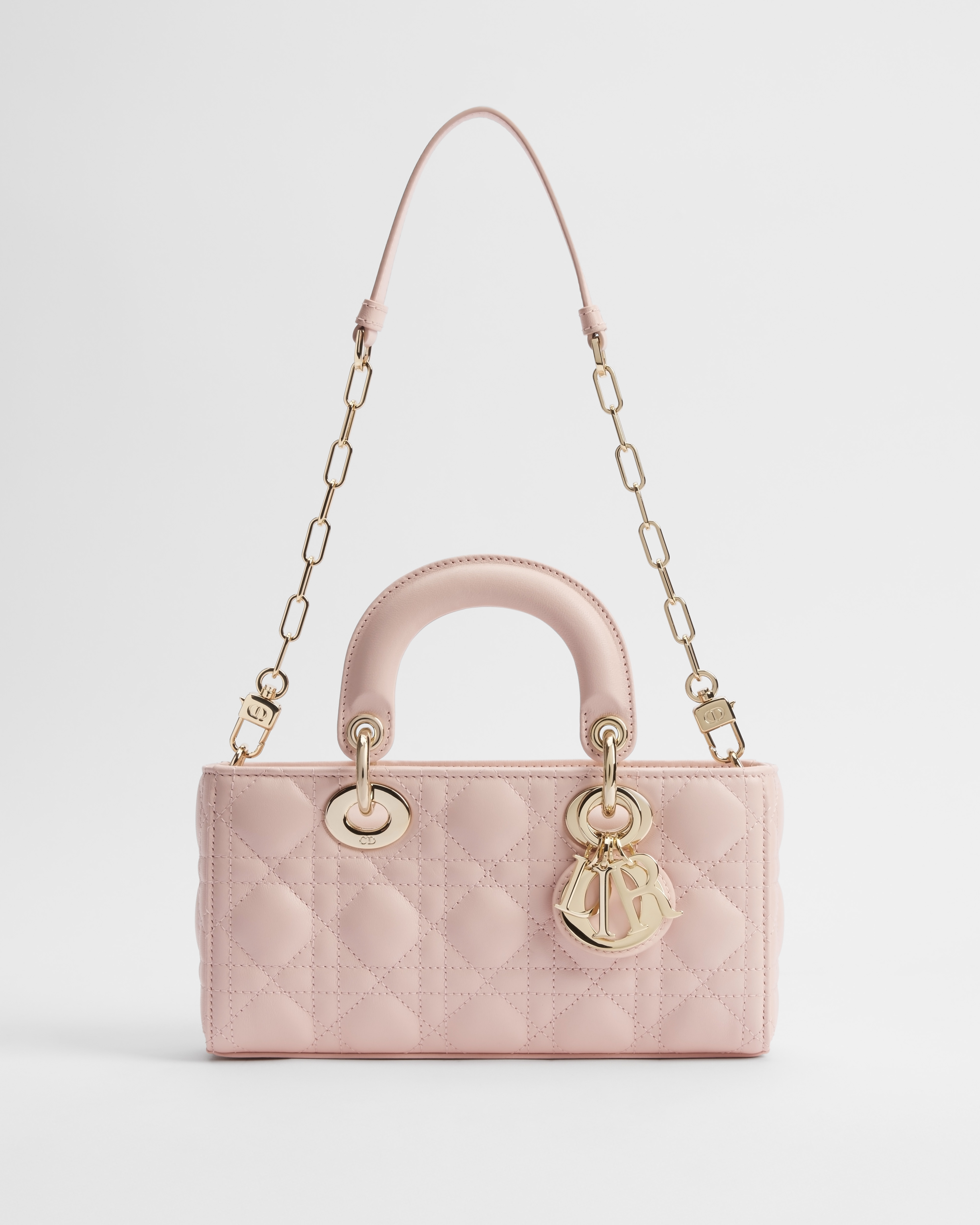 กระเป๋า Small Lady D - Joy หนังแกะลาย Cannage สีพาวเดอร์พิงก์ E07