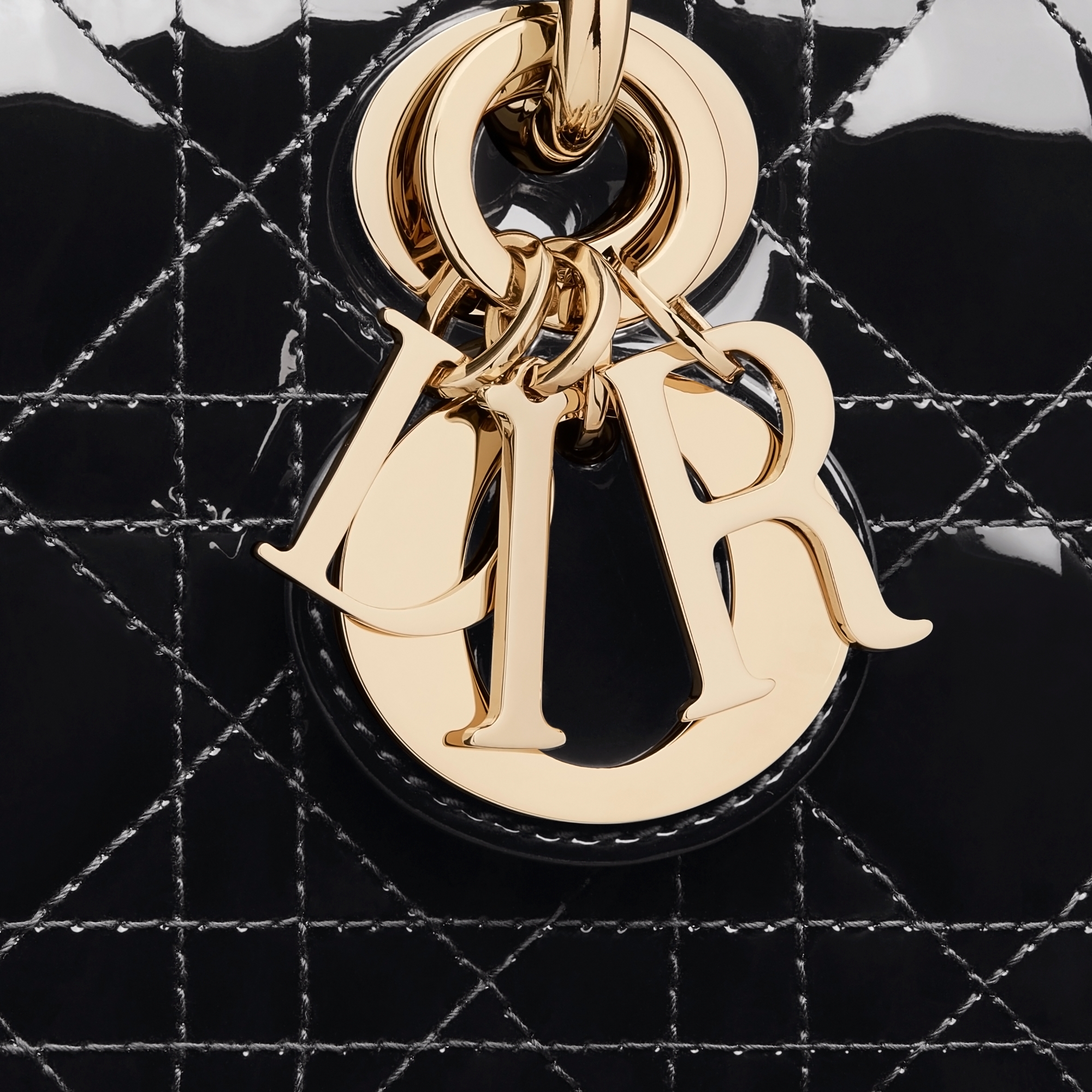 Kleine Lady D-Joy Tasche Cannage Kalbslackleder in Schwarz E09