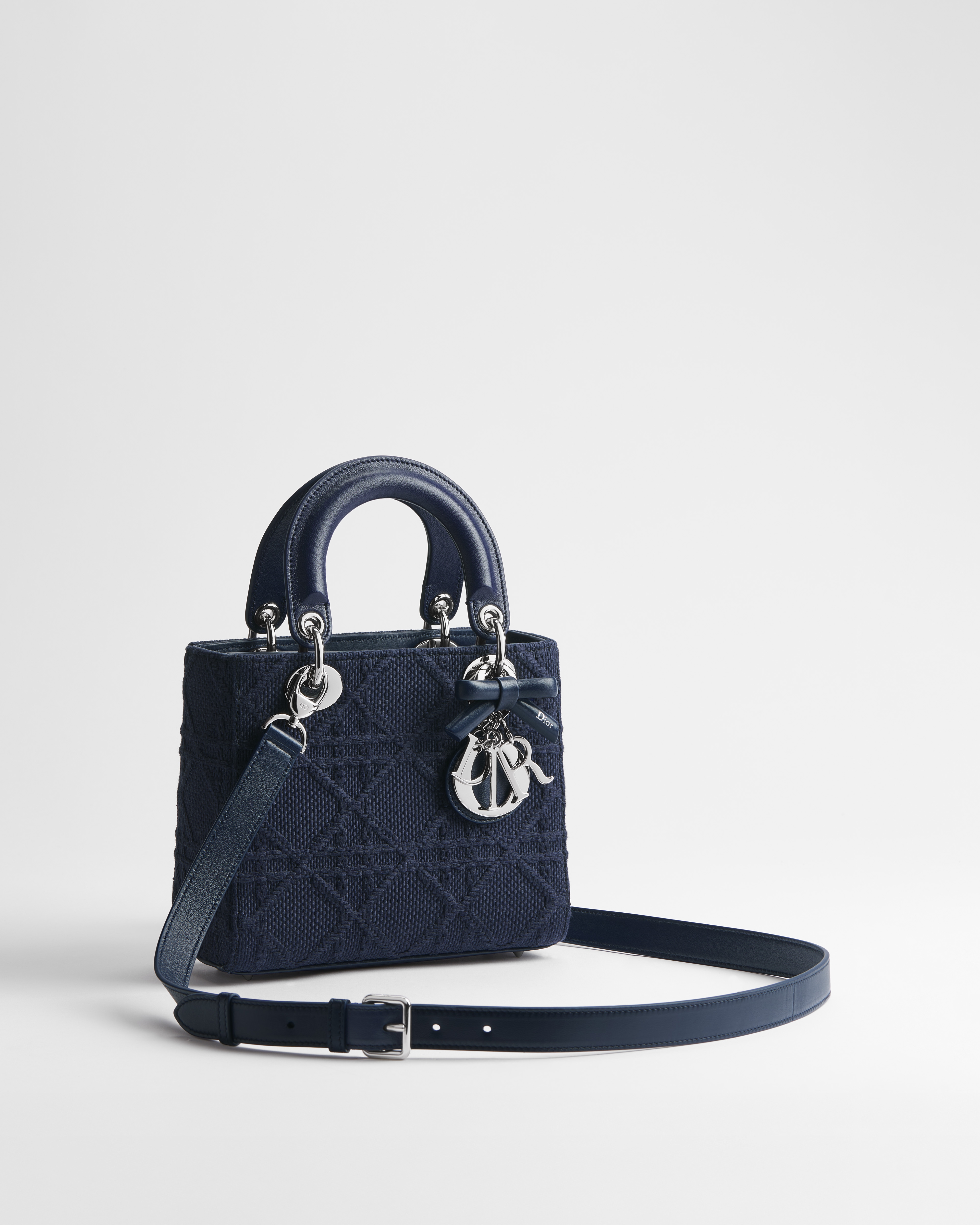 Kleine Lady Dior Tasche mit Trageriemen