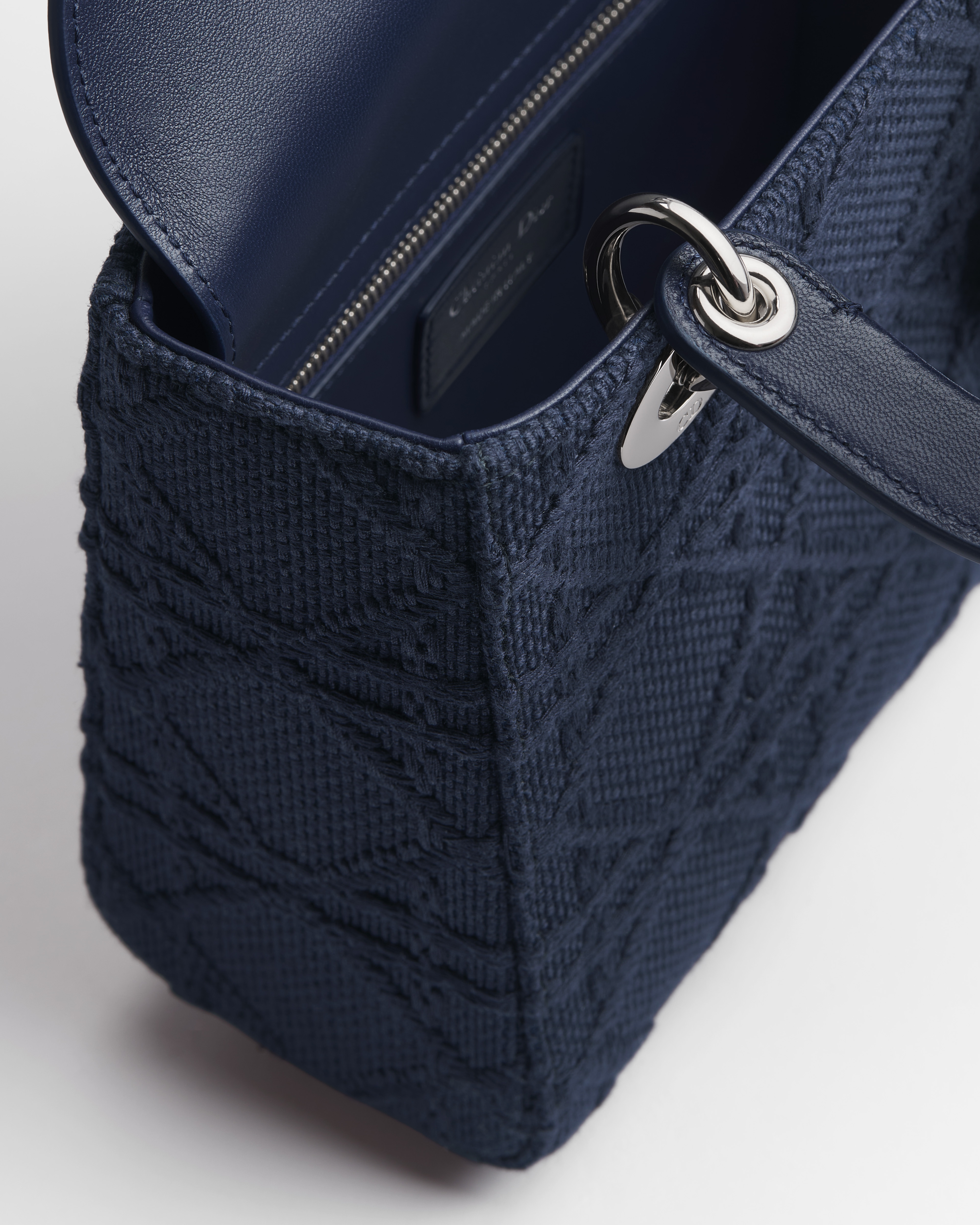 Kleine Lady Dior Tasche mit Trageriemen
