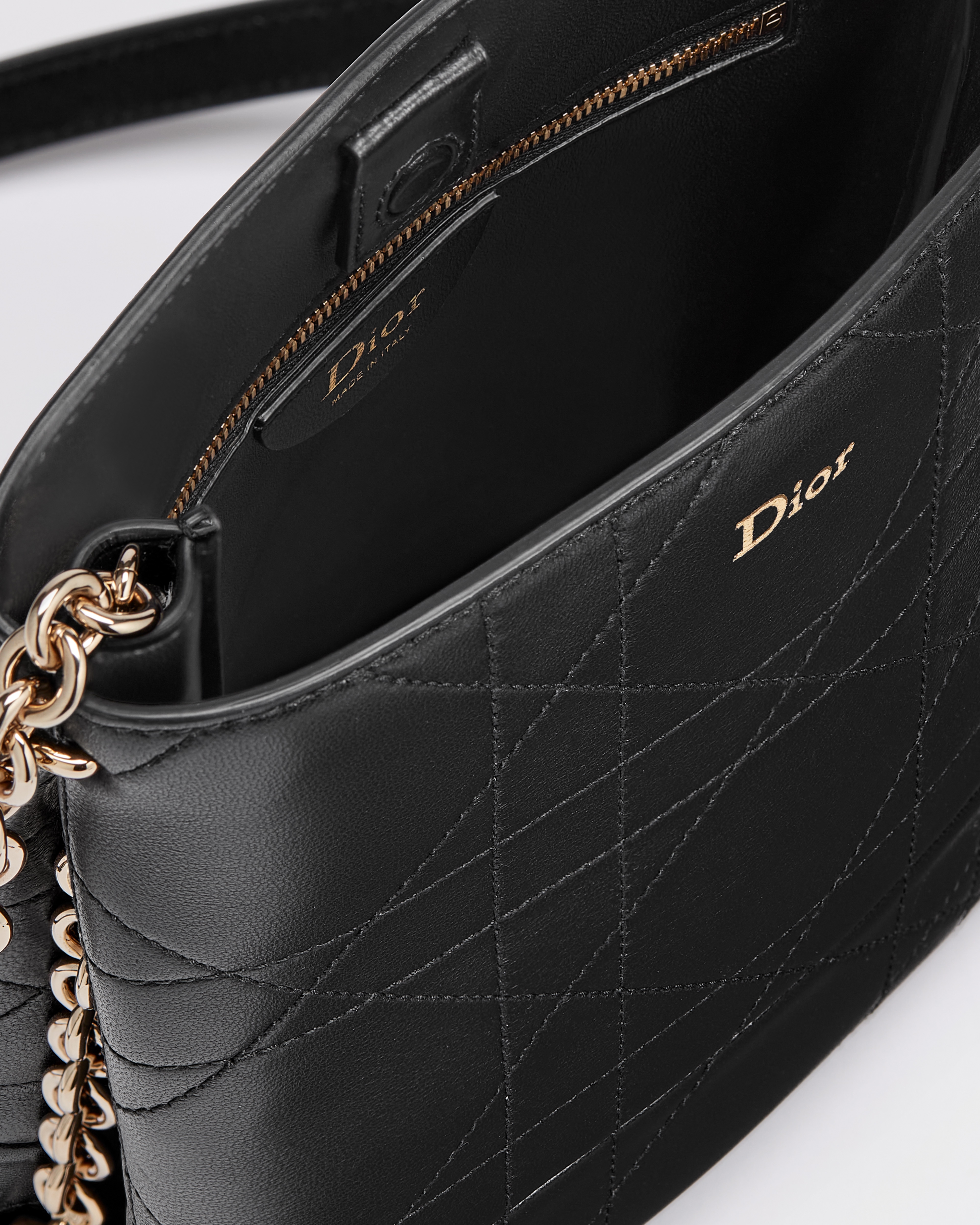 Kleine Dior Trianon Tasche im Hochformat mit Kette Flat Macrocannage Lammleder in Schwarz E06