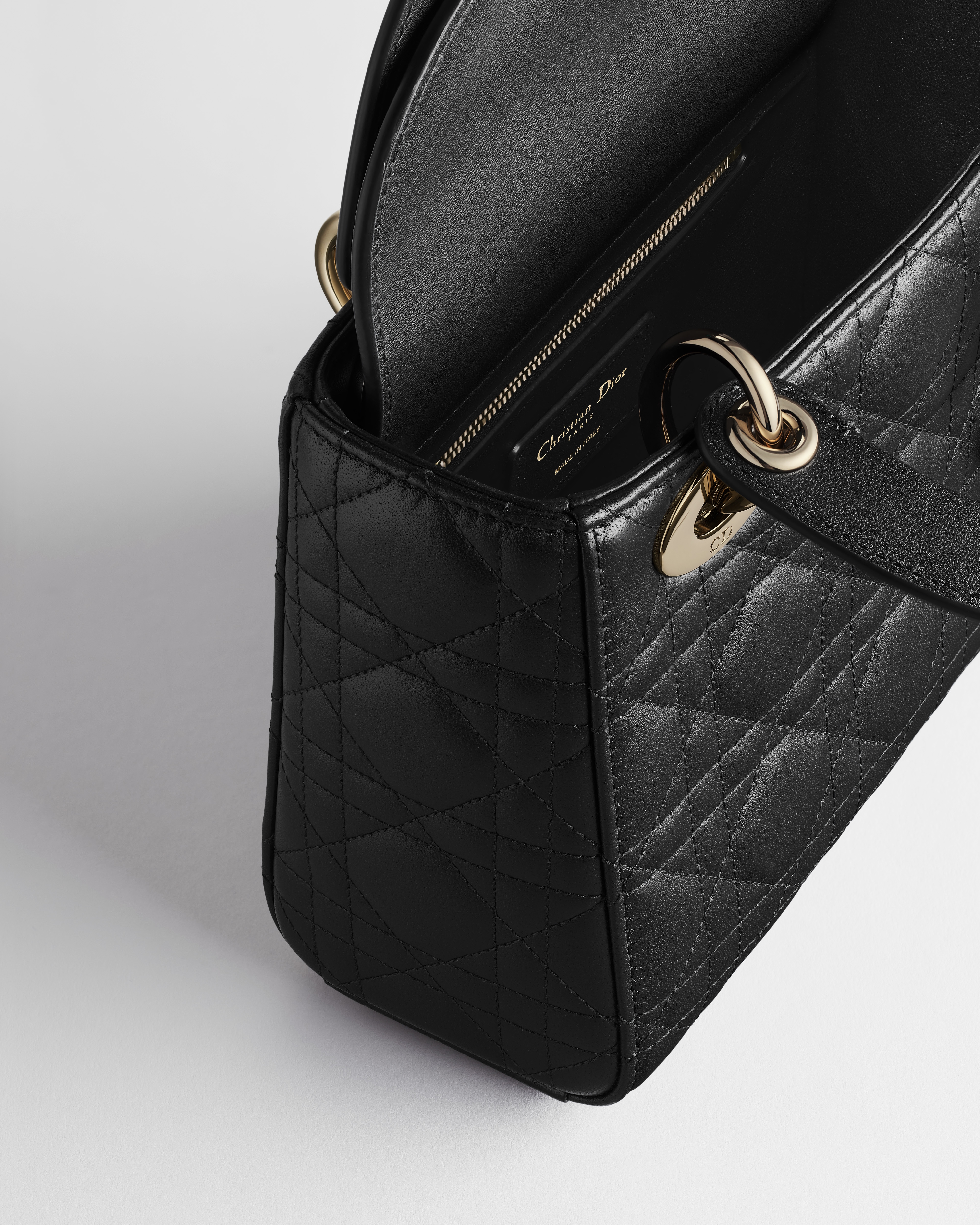 Mini Lady Dior Tasche mit Kette