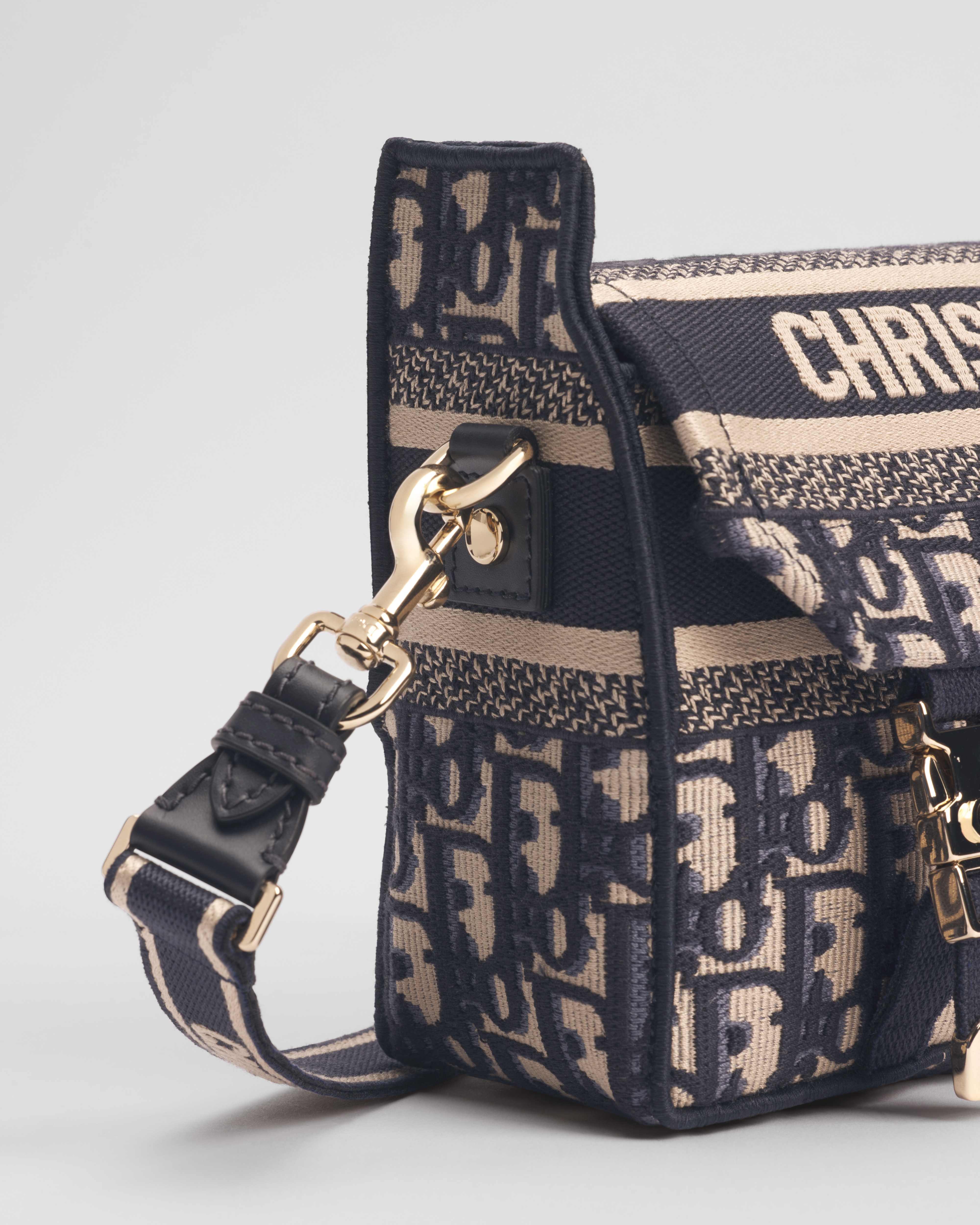 Kleine Diorcamp Tasche Dior Oblique Stickerei in Blau E09