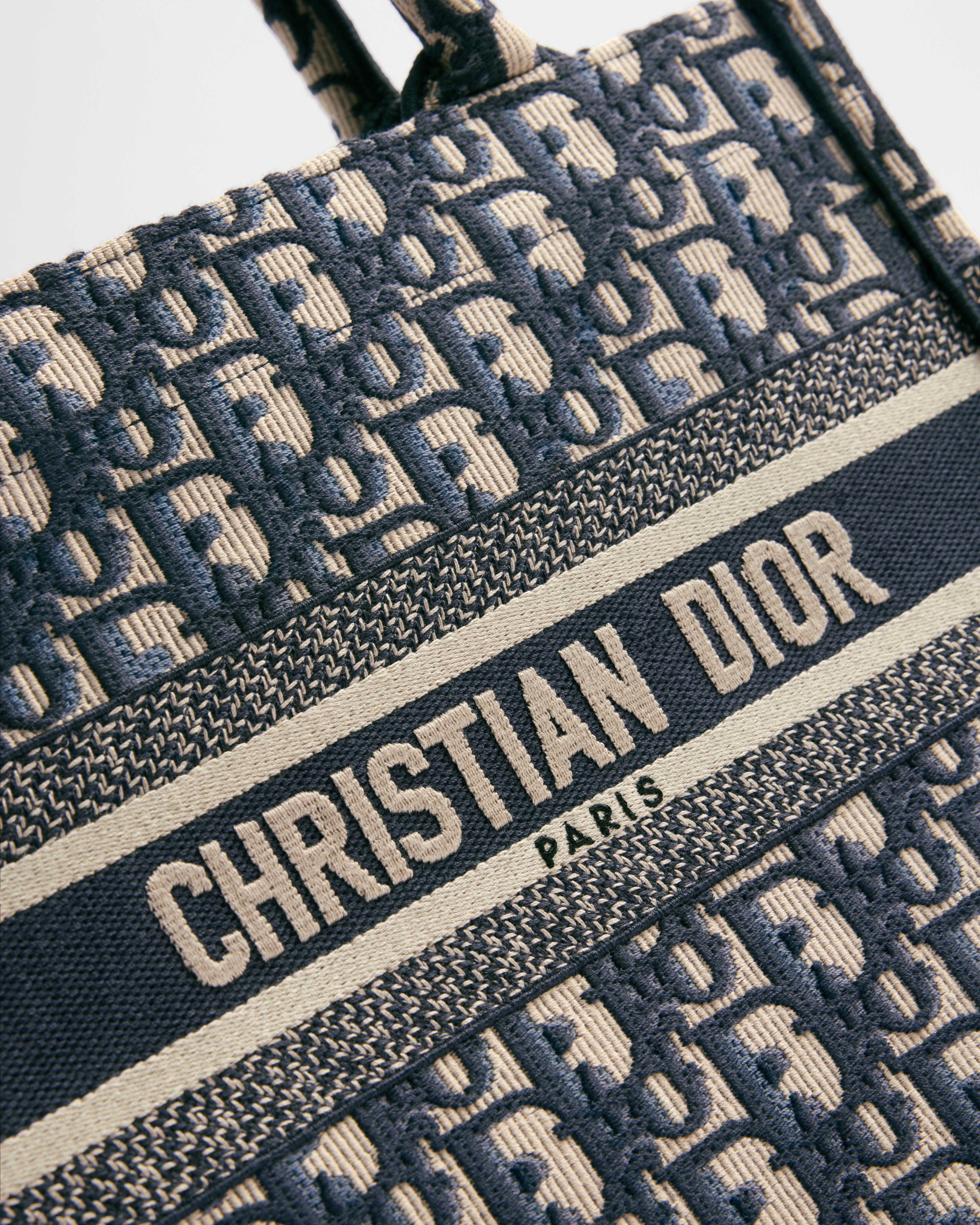 Small Dior Book Tote Ecru and Blue Dior Oblique Embroidery (26.5 x 22 x 14 cm) E09