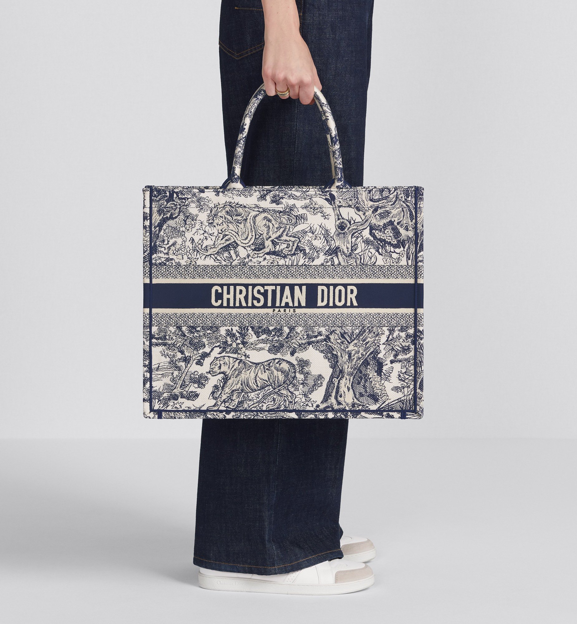 Dior book tote personalizzata hotsell