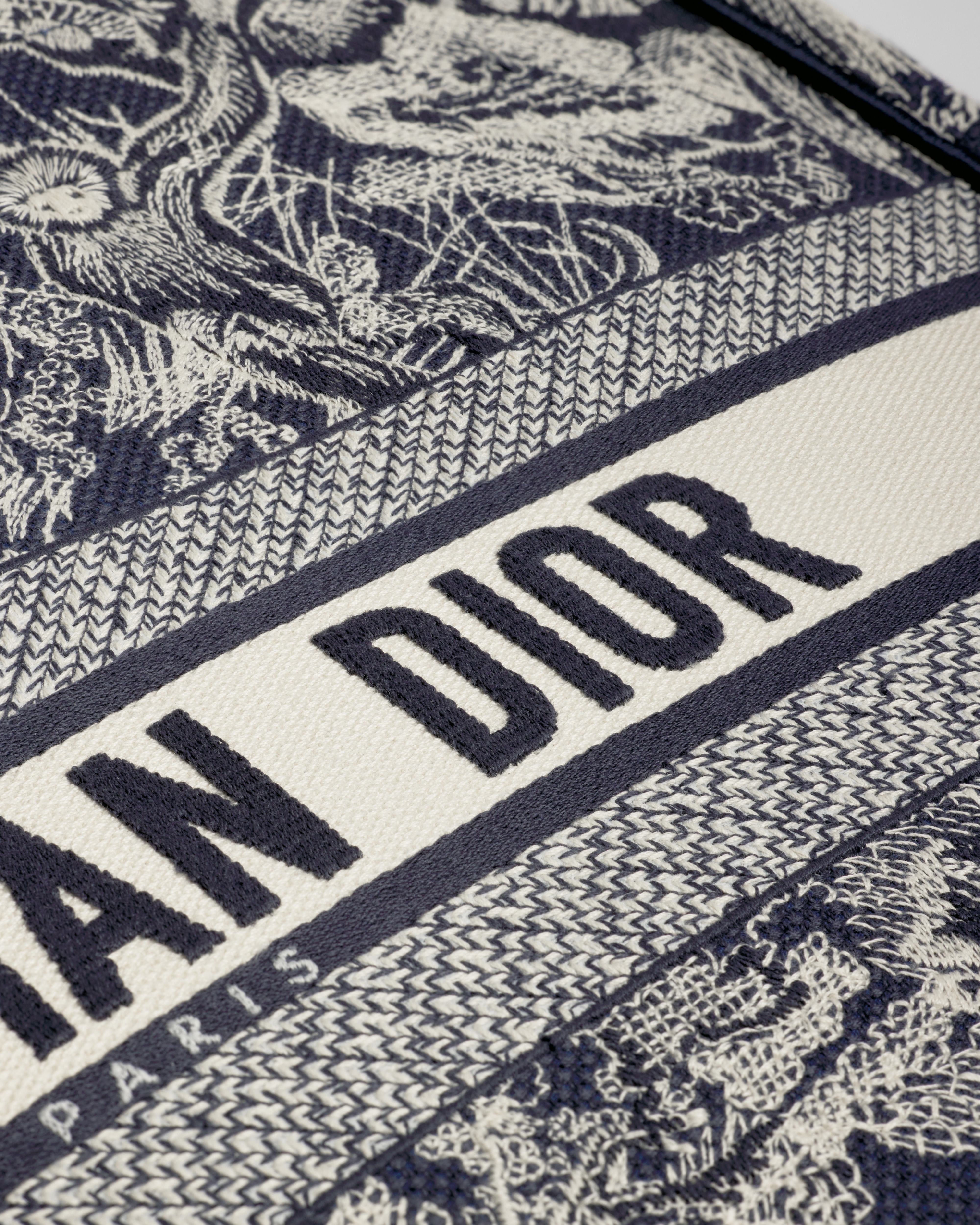 Large Dior Book Tote Blue and Ecru Toile de Jouy Reverse Embroidery (42 x 35 x 18.5 cm) E09