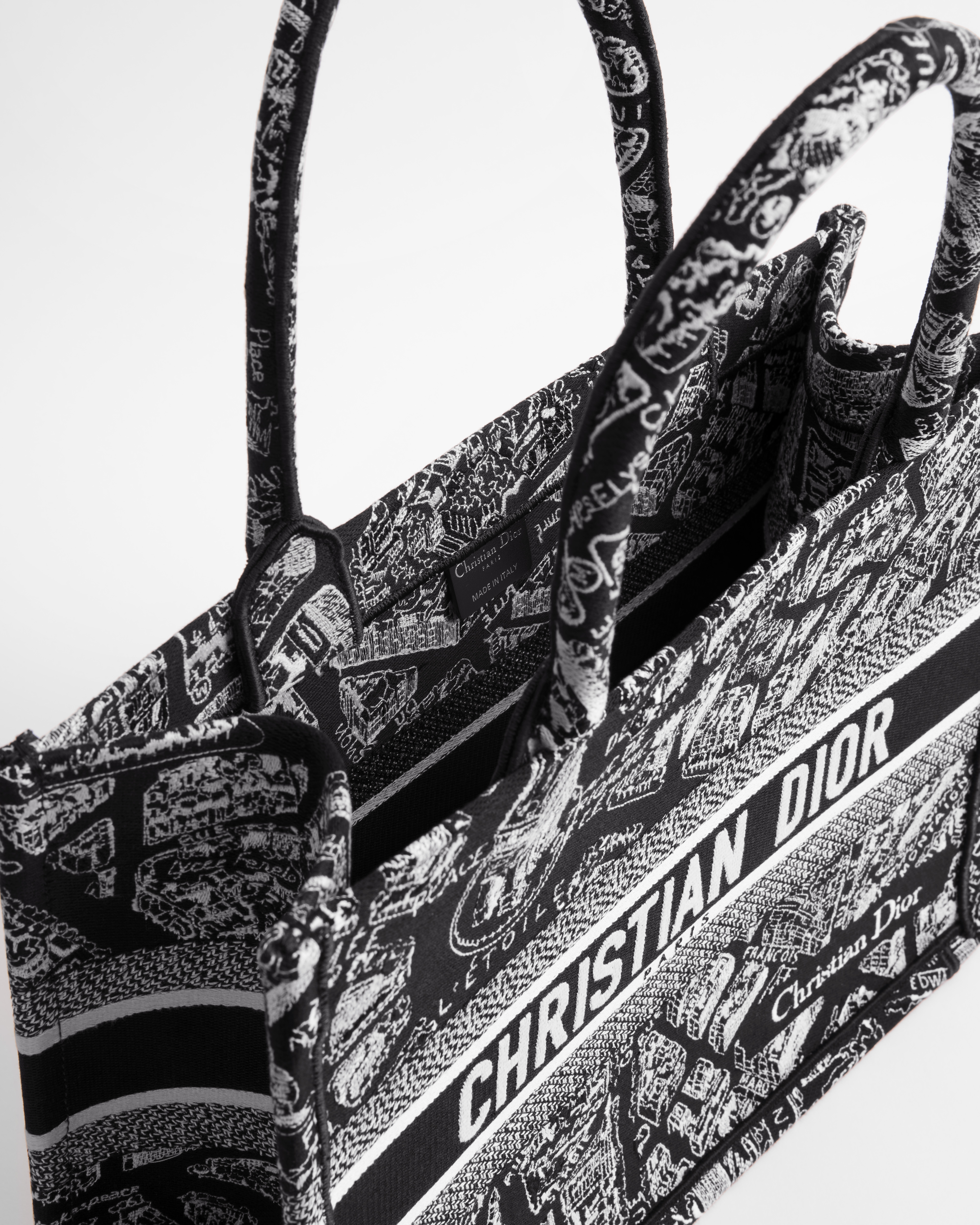 Mittelgroße Dior Book Tote Plan de Paris Stickerei in Schwarz und Weiß (36 x 27,5 x 16,5 cm) E06