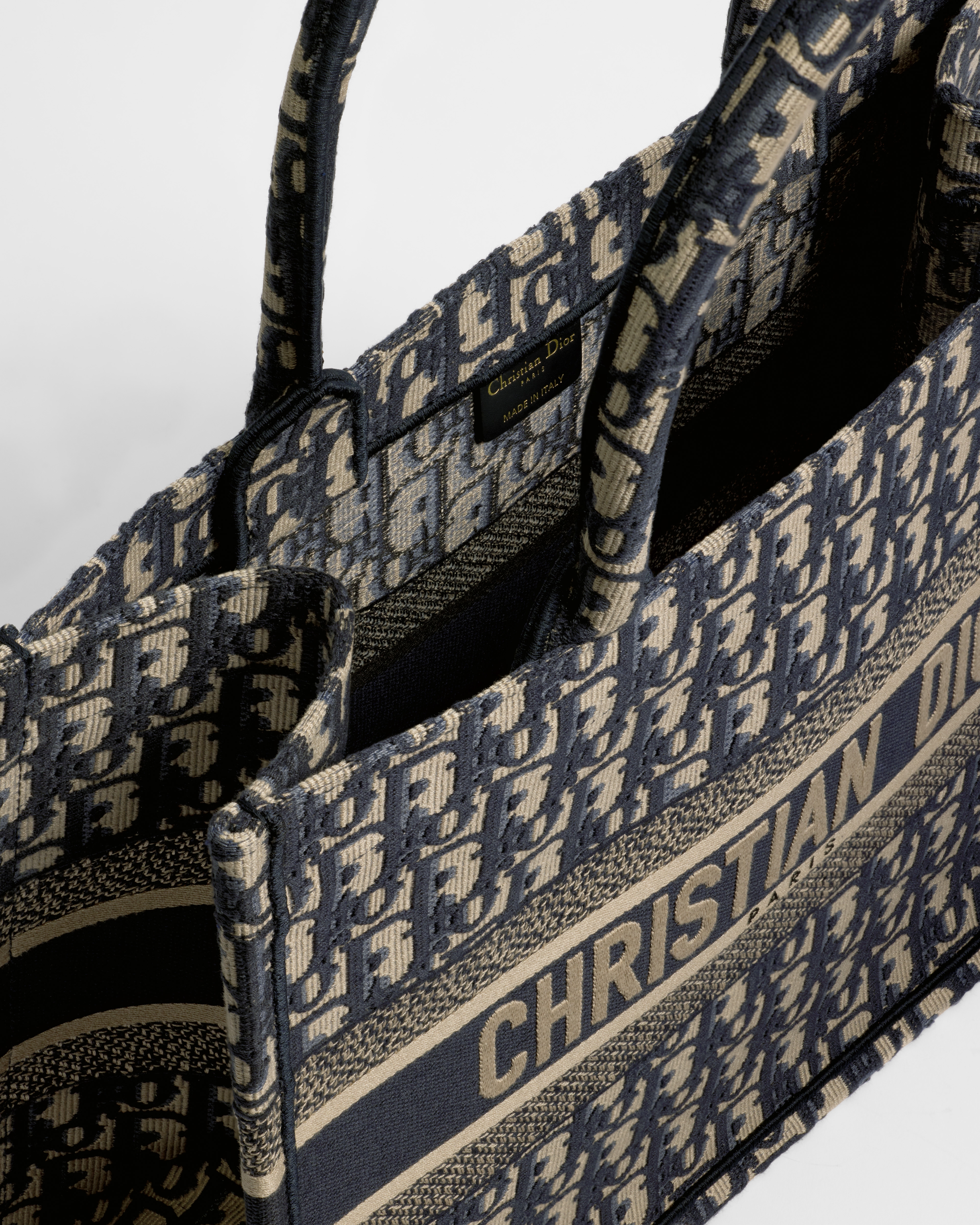 中碼 Dior Book Tote 米白色和藍色 Dior Oblique 刺繡（36 x 27.5 x 16.5 厘米） E06