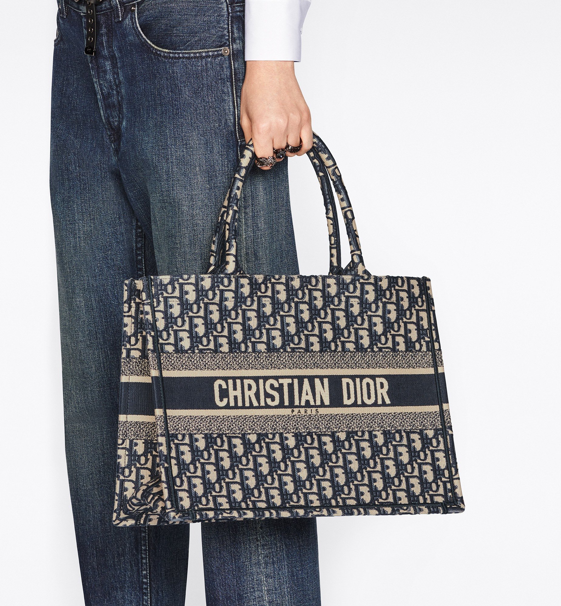 Medium Dior Book Tote Ecru and Blue Toile de Jouy Embroidery 36 x 27.5 x 16.5 cm DIOR
