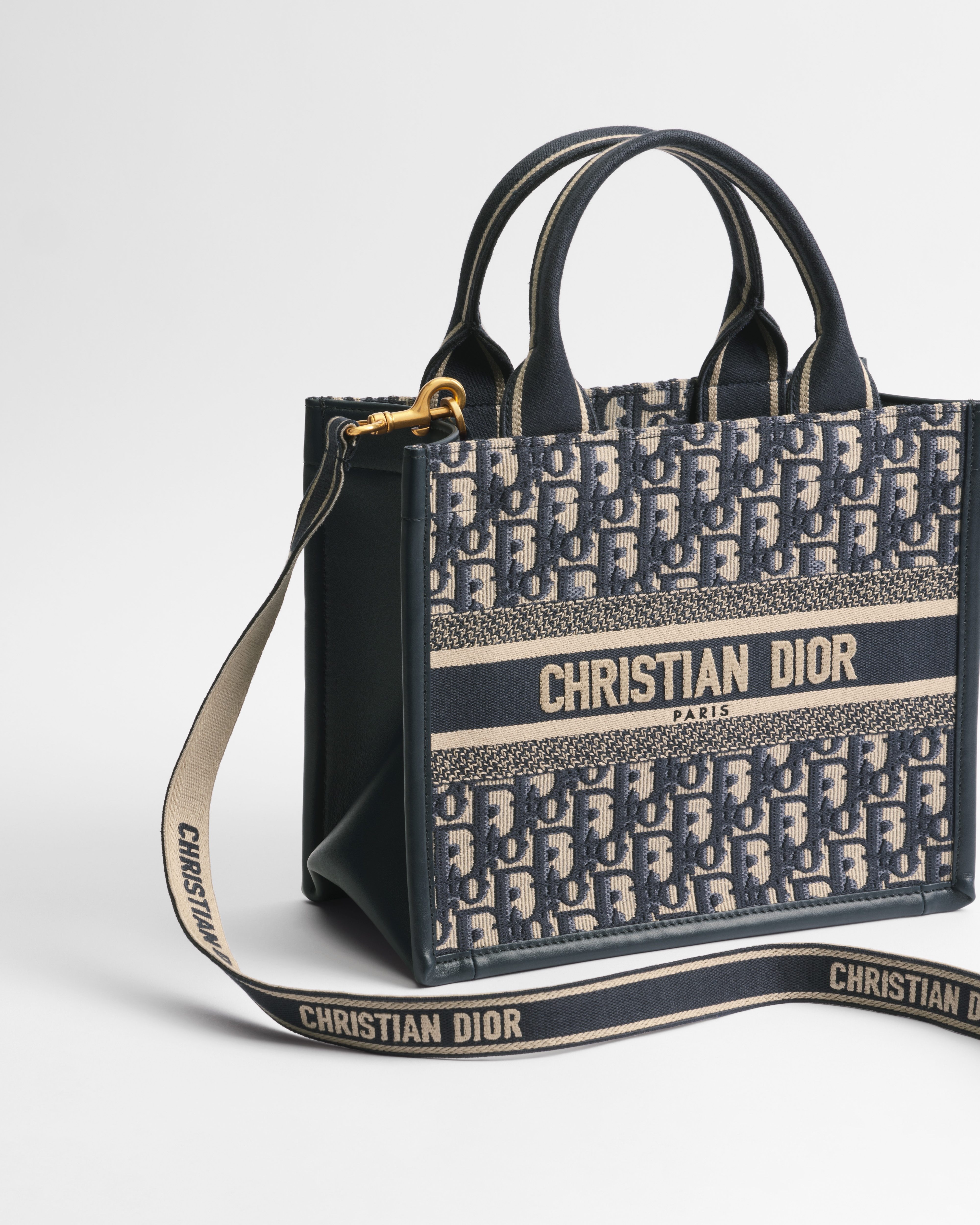 小碼 Dior Book Tote 藍色 Dior Oblique 刺繡和小牛皮（26.5 x 22 x 14 厘米） E03