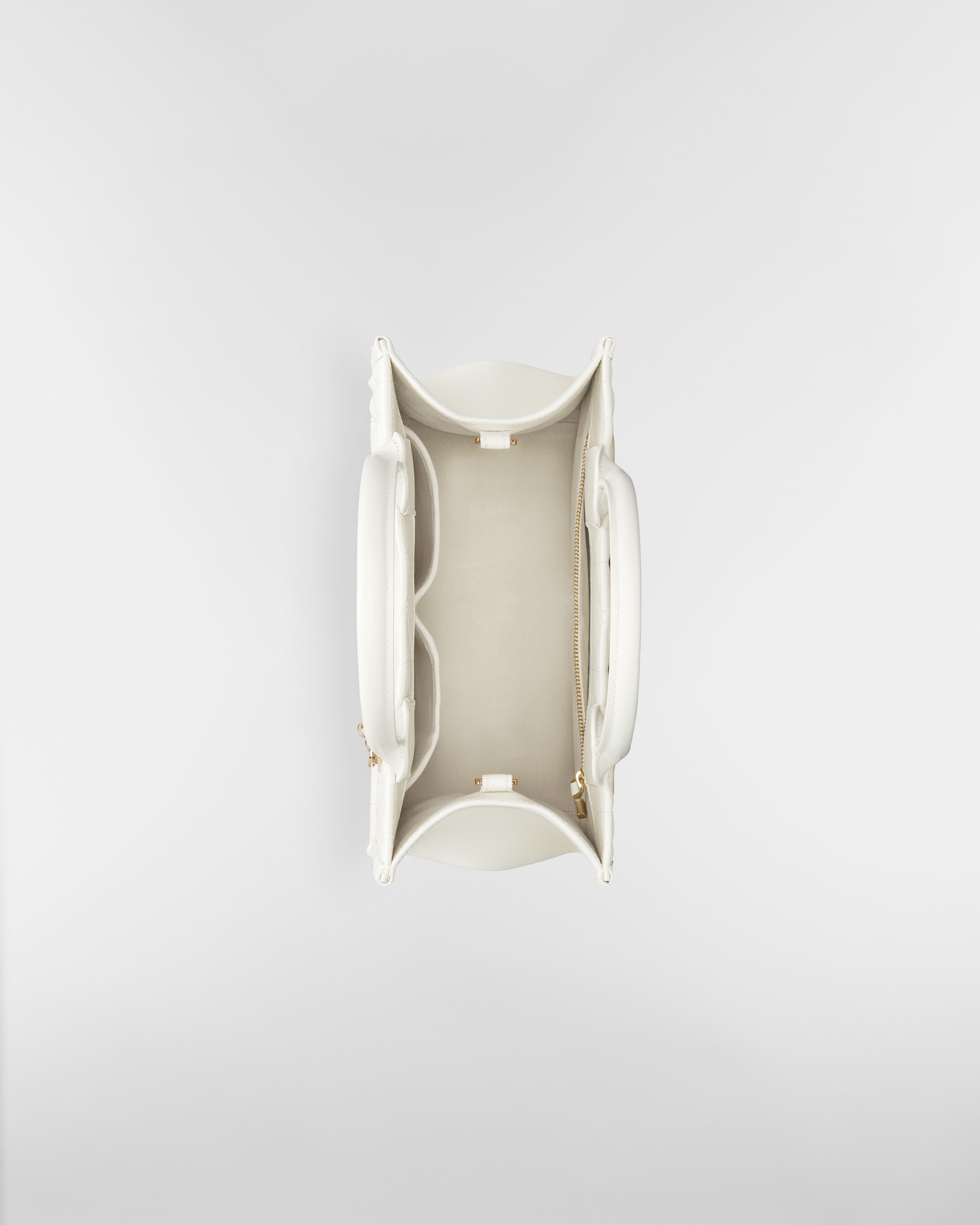 Sac Dior Book Tote Small Cuir de veau Macrocannage couleur latte (26,5 x 22 x 14 cm) E06