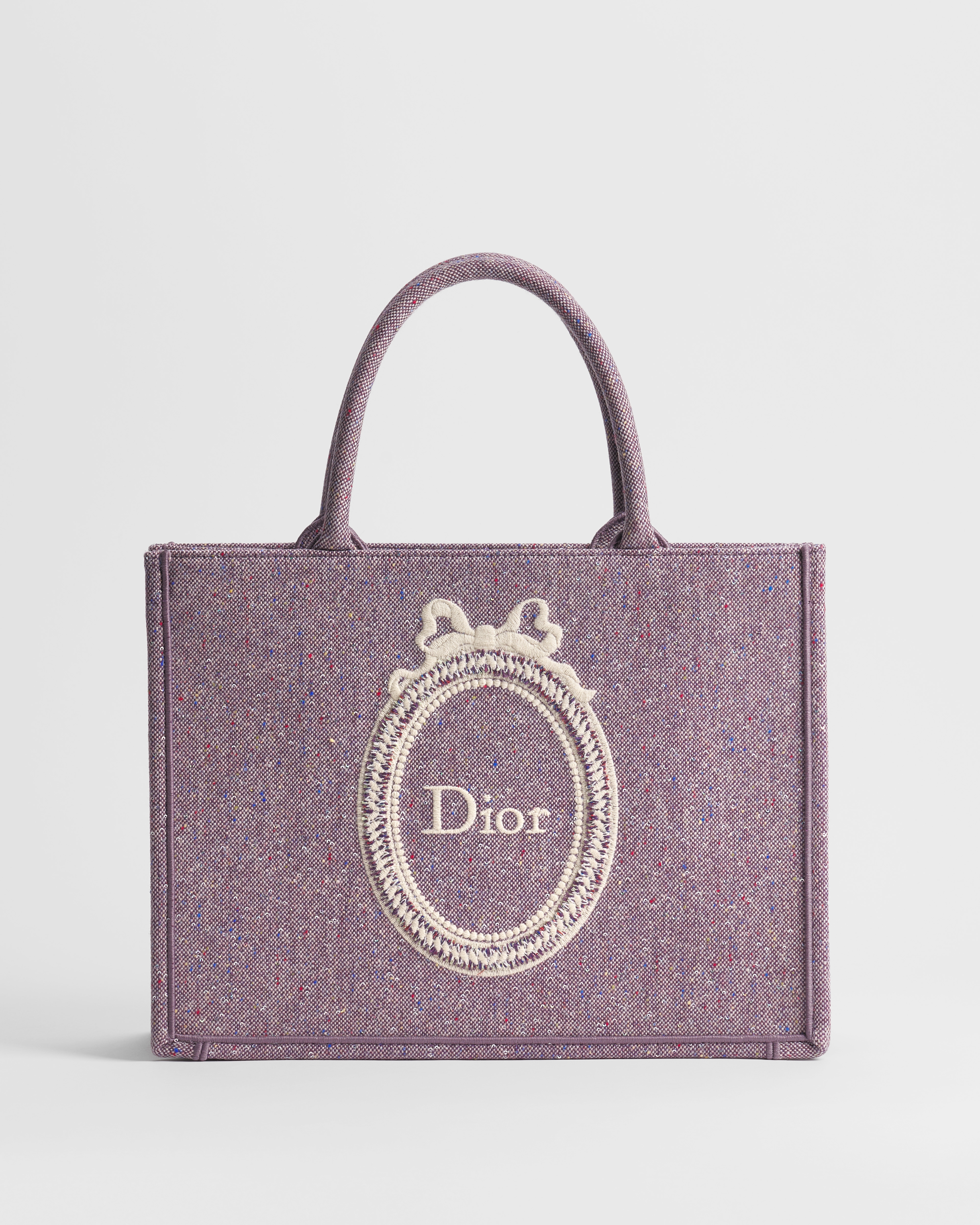 Bolsa Dior Book Tote média com alça Tweed Donegal bordado com lantejoulas e Dior Médaillon roxo-ameixa (36 x 27,5 x 16,5 cm) E01