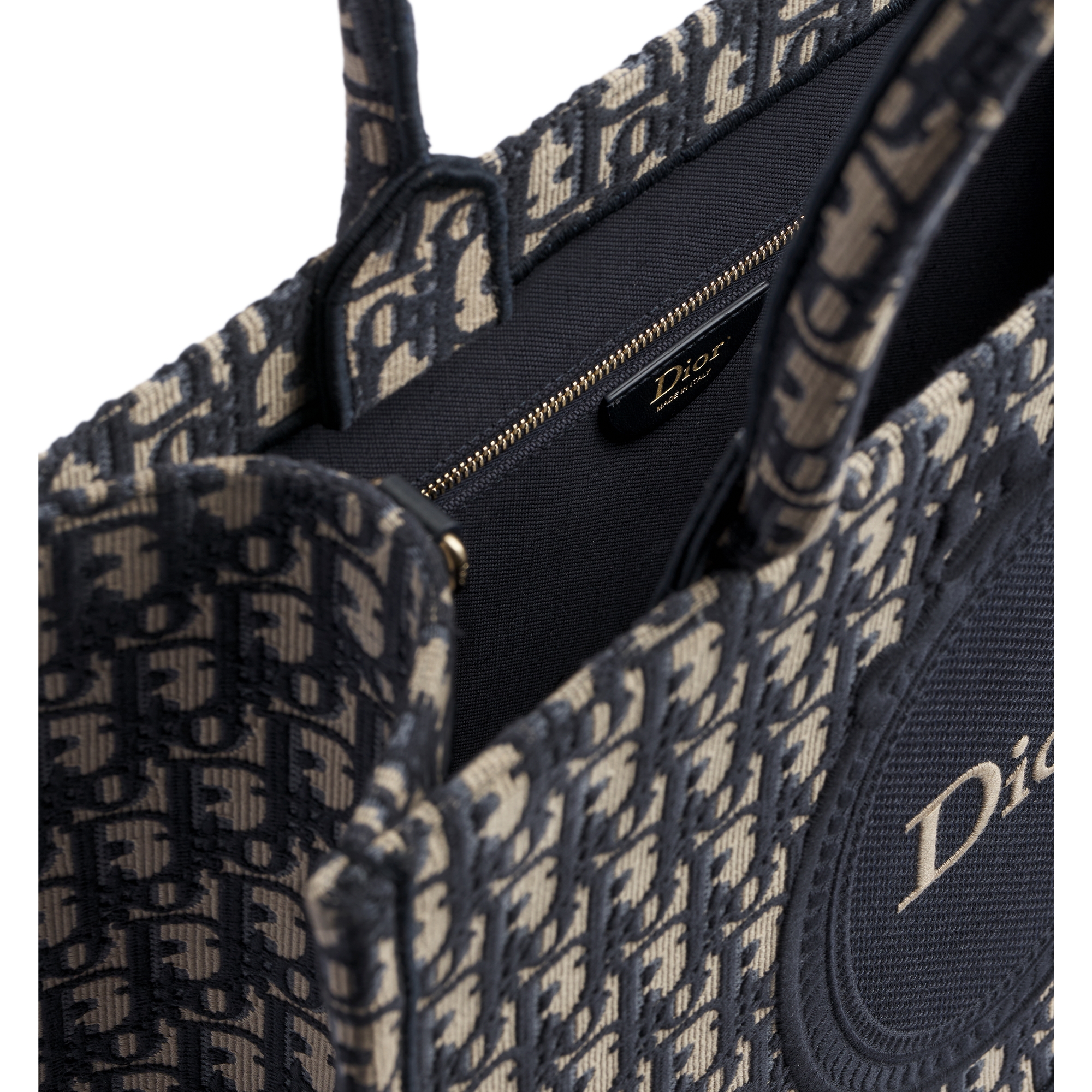 Medium Dior Book Tote with Strap Blue Dior Oblique Jacquard and Embroidered Dior Médaillon (36 x 27.5 x 16.5 cm) E06