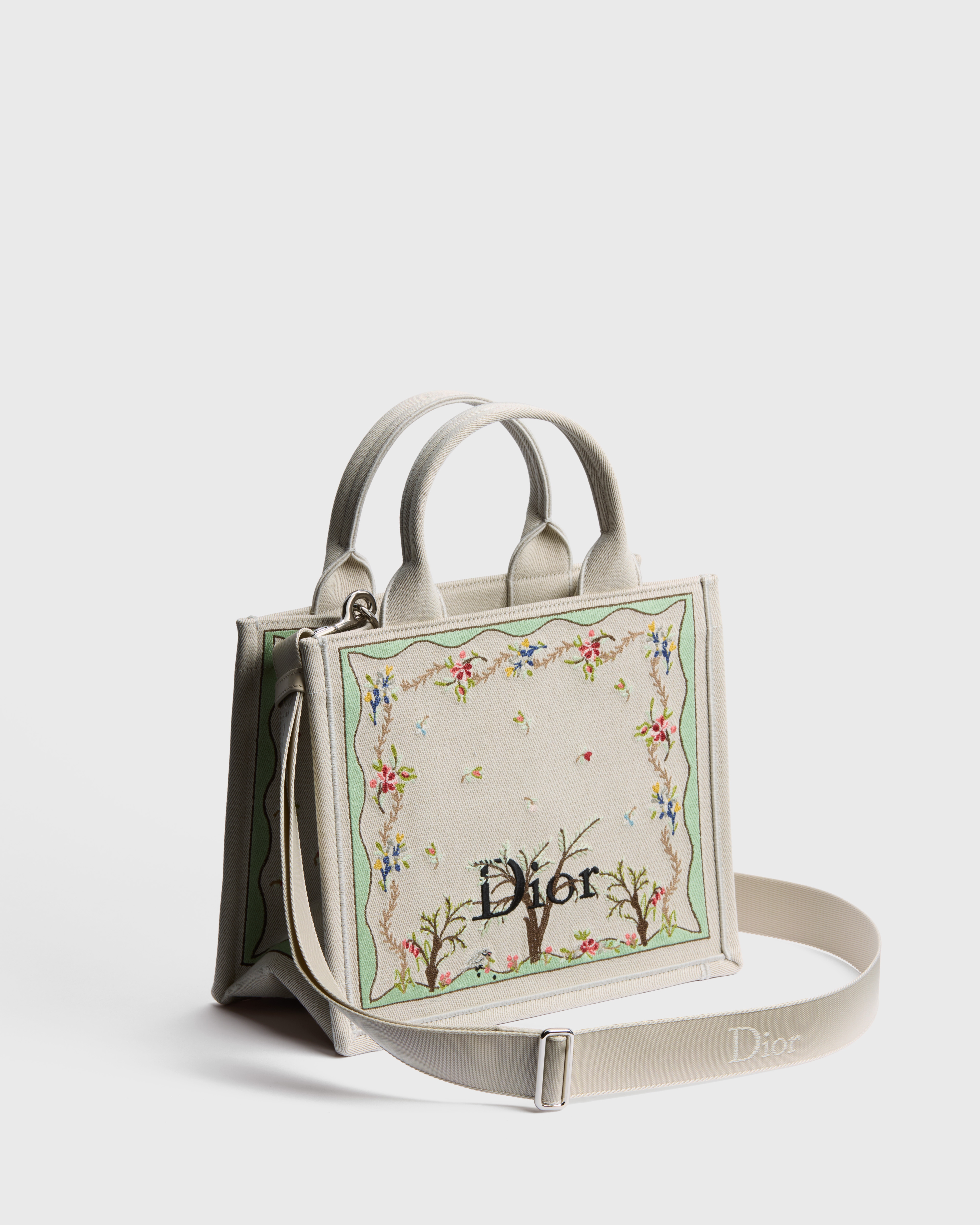Sac Dior Book Tote Small à bandoulière Dioramour Broderie Revolution Flowers blanc multicolore (26,5 x 22 x 14 cm) E03