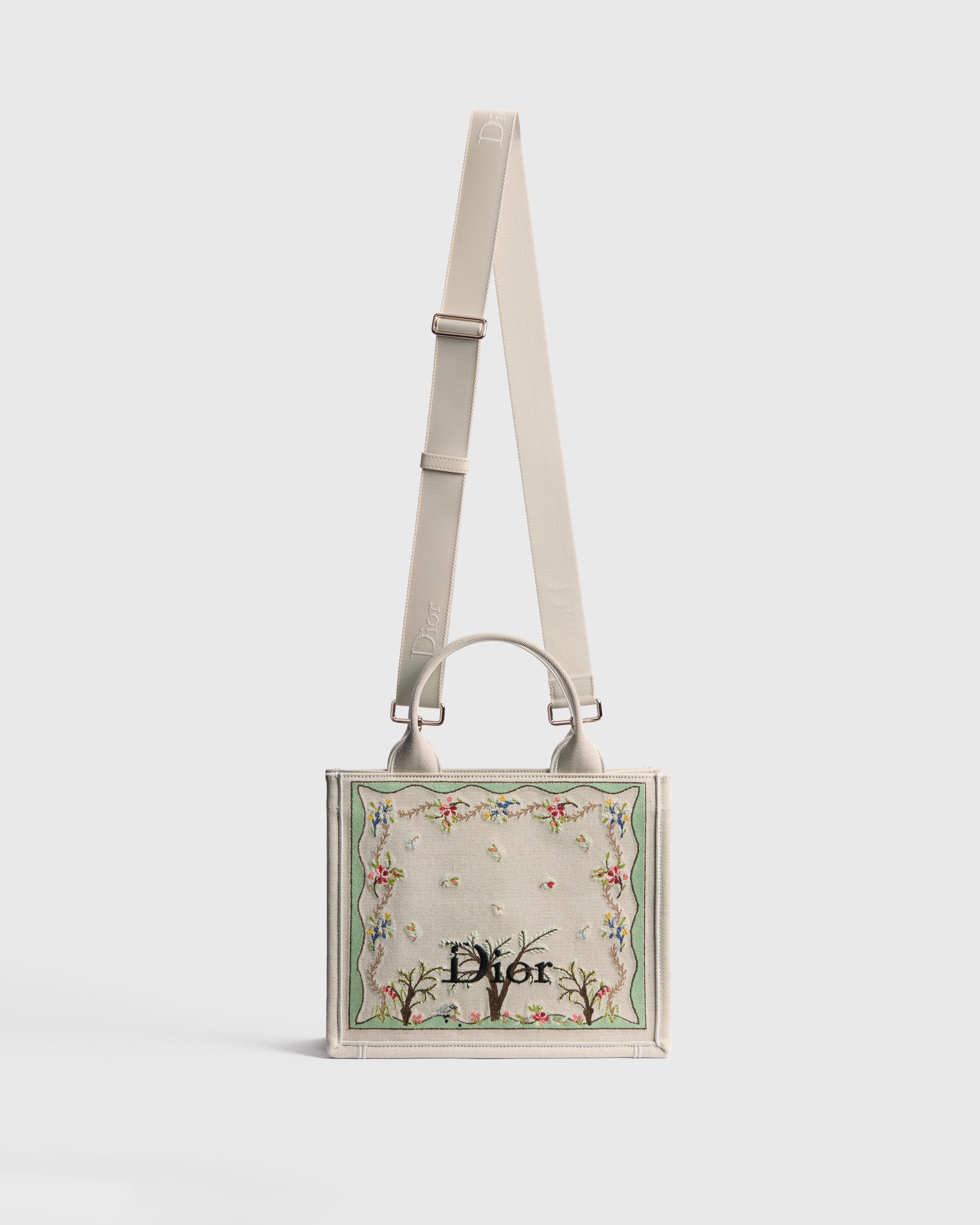 Kleine Dioramour Dior Book Tote met band Wit veelkleurig Revolution Flowers-borduursel (26,5 x 22 x 14 cm) E07