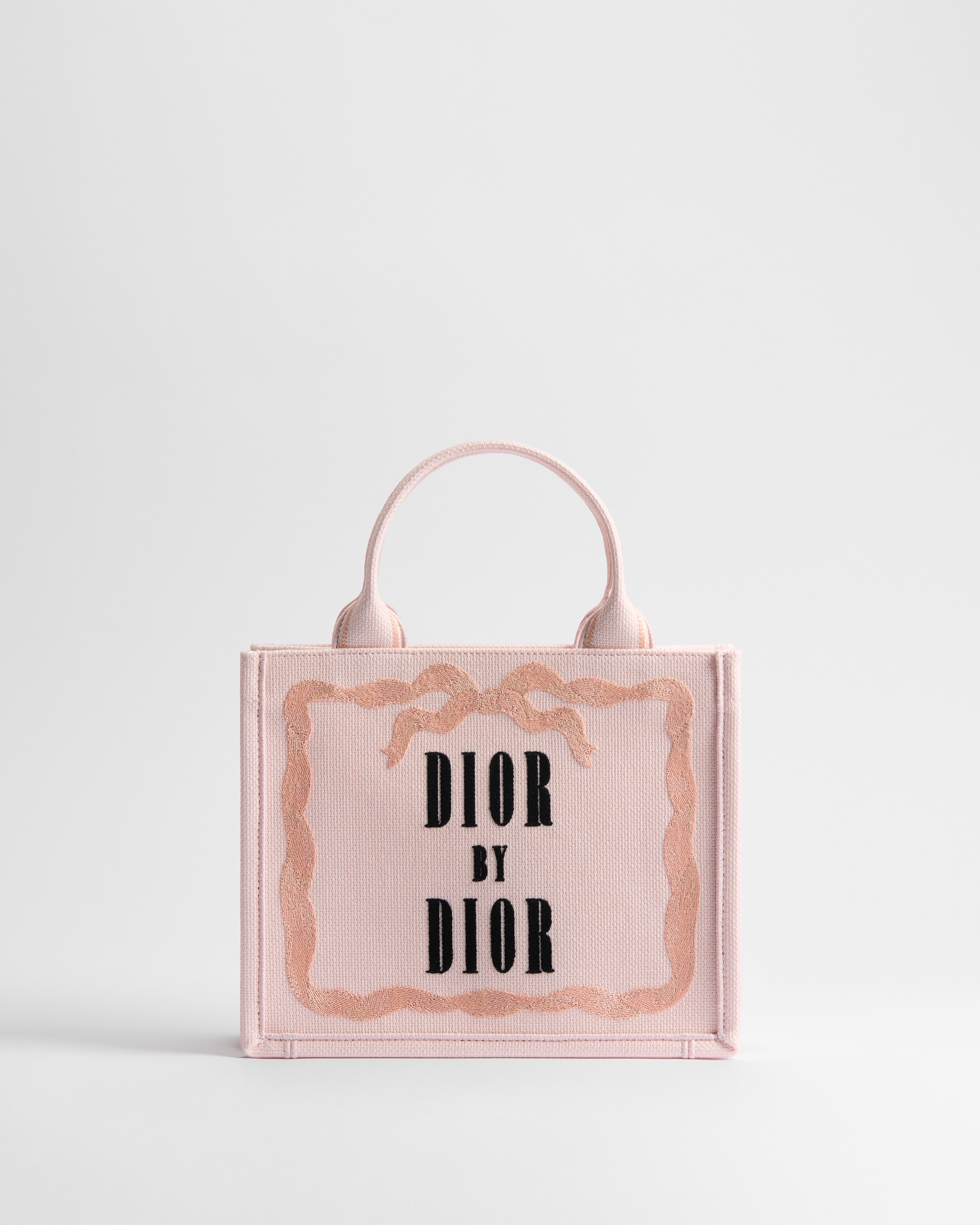 【日本限定】Dior Book Tote ストラップ付きバッグ スモール Book Cover エンブロイダリー (26.5 x 22 x 14 cm) E01