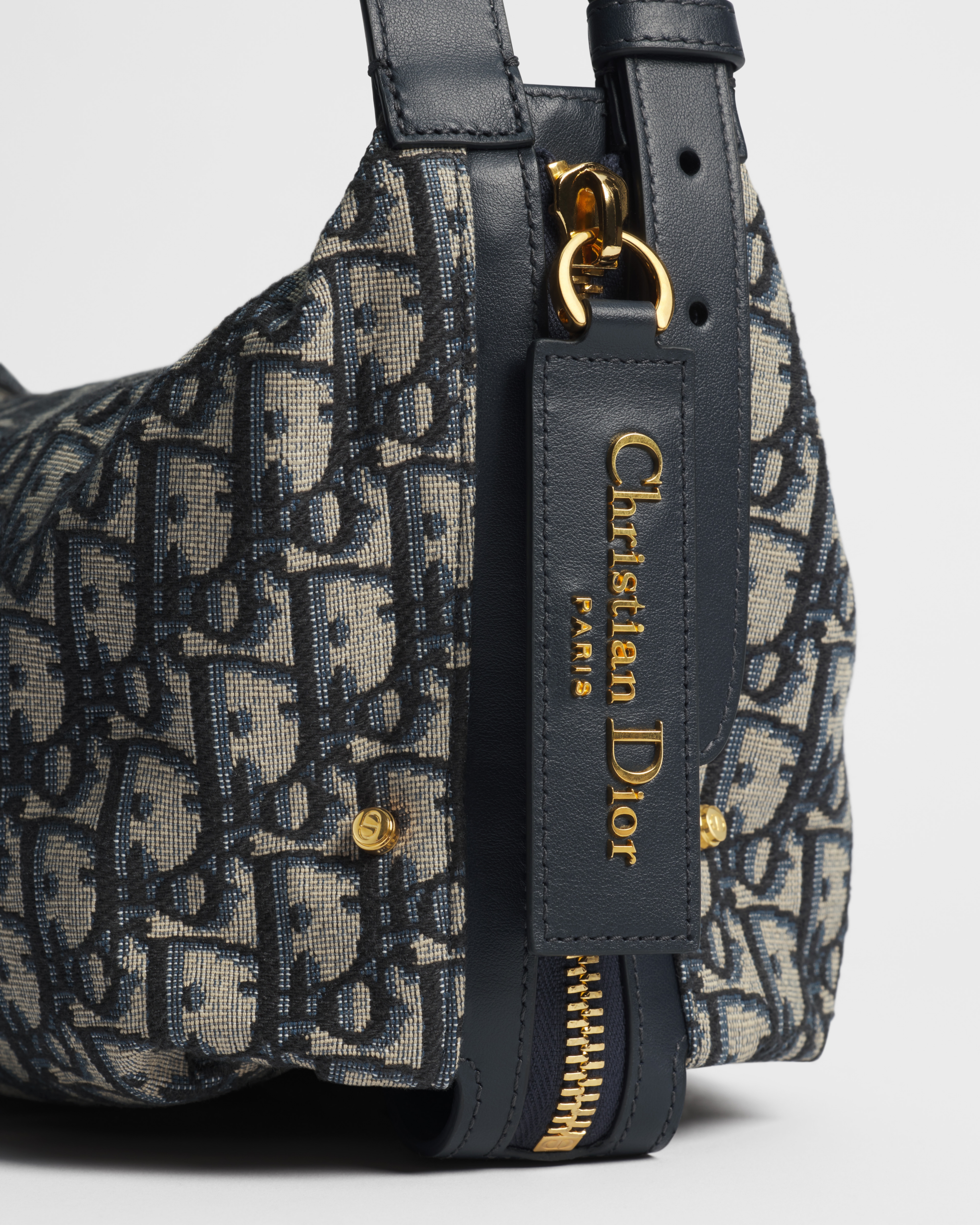 Medium D-Journey Bag
