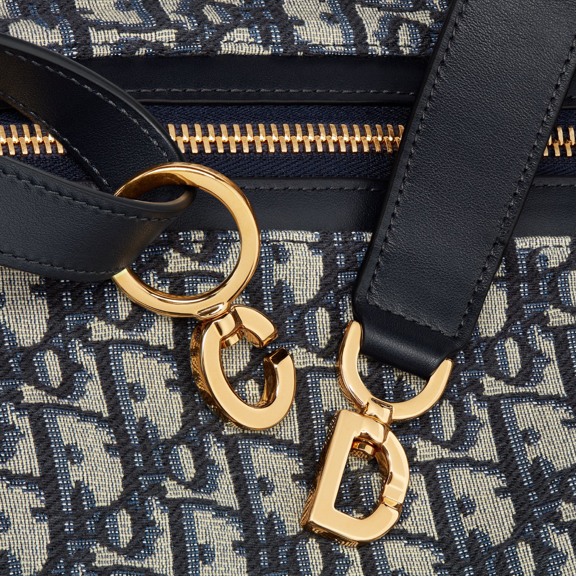 Large D-Journey Bag Detailed view