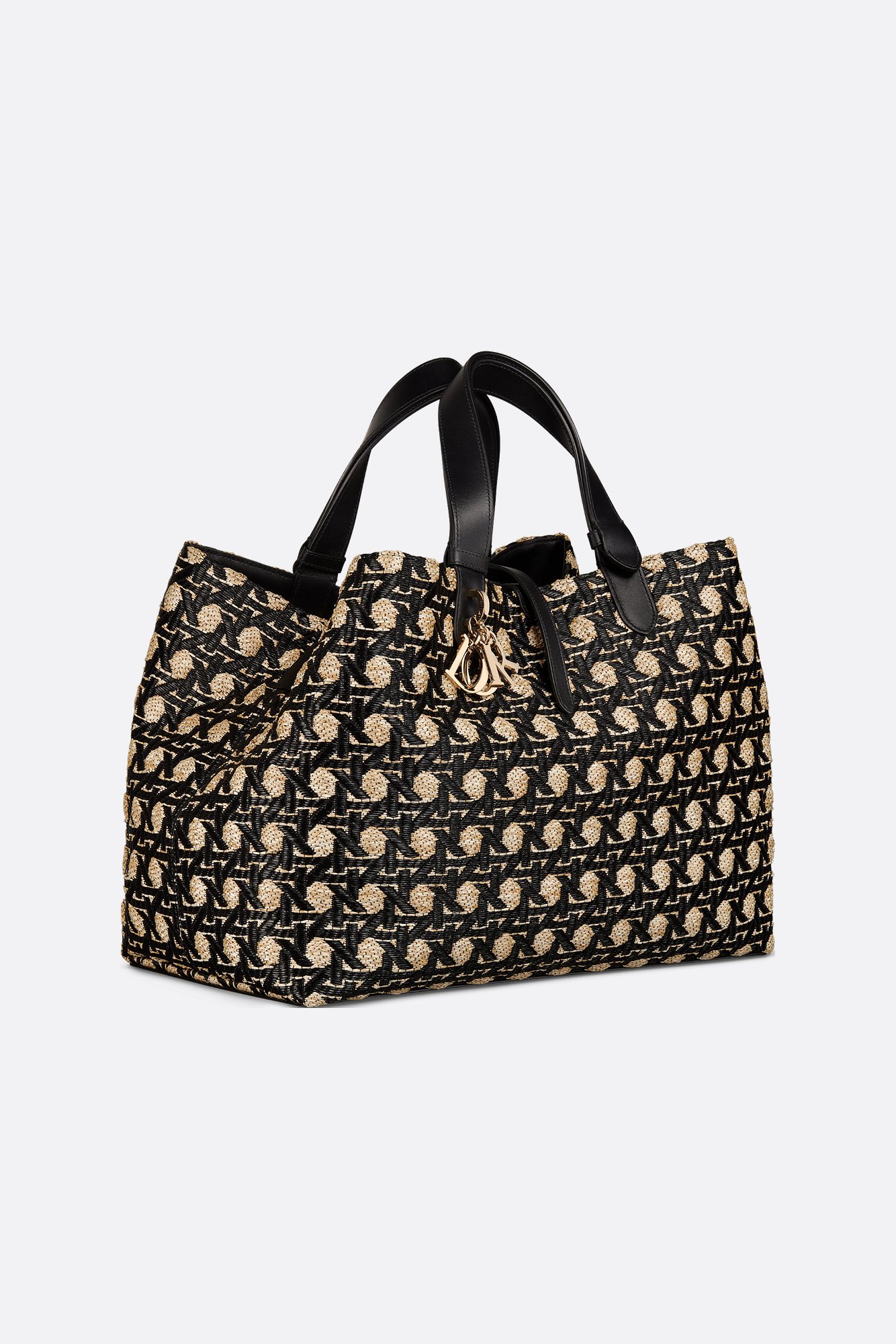 The Dior Toujours bag - News & Défilés | DIOR The Dior Toujours bag - News & Défilés | DIOR