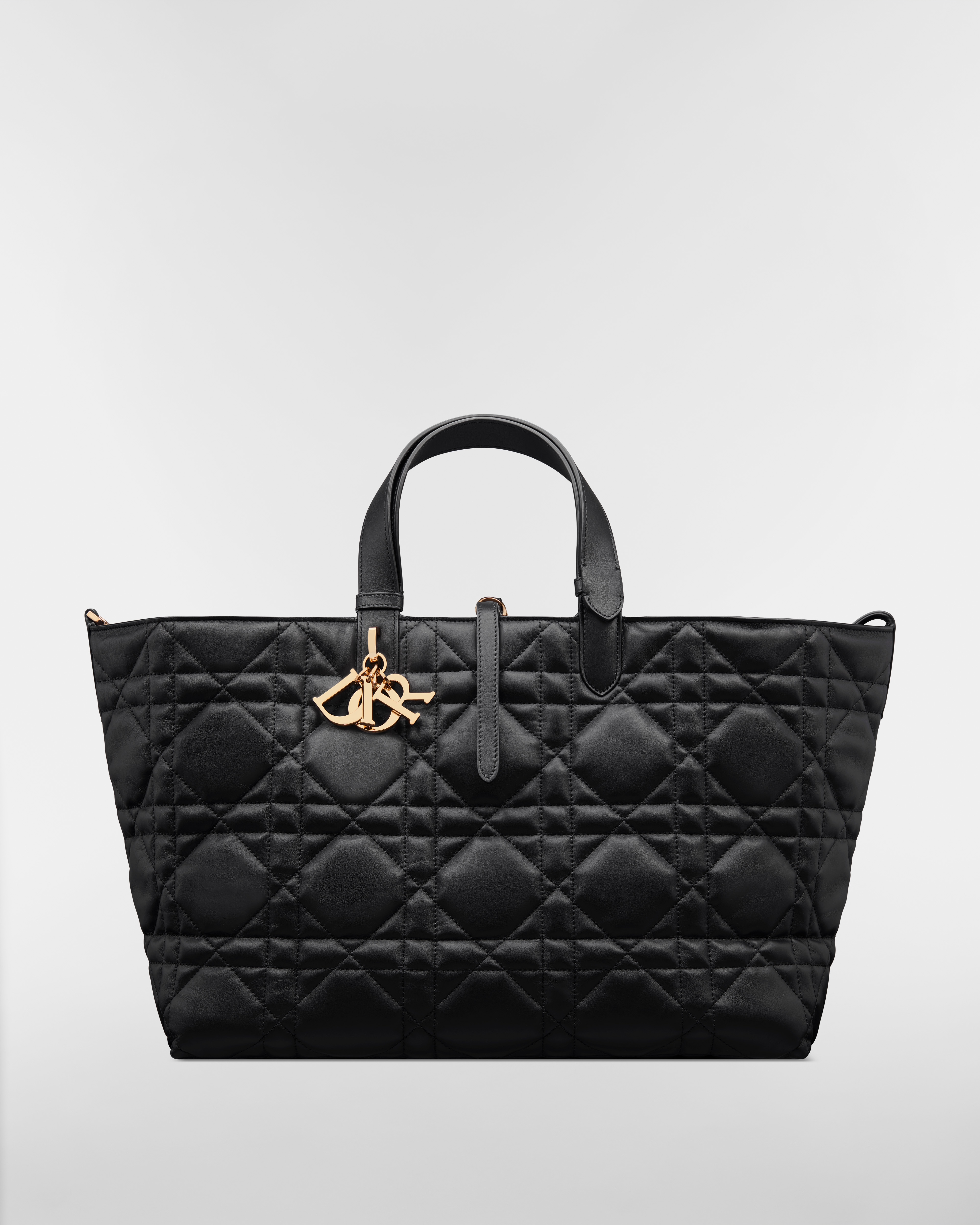 Borsa grande Dior Toujours Pelle di vitello Macrocannage nera E01