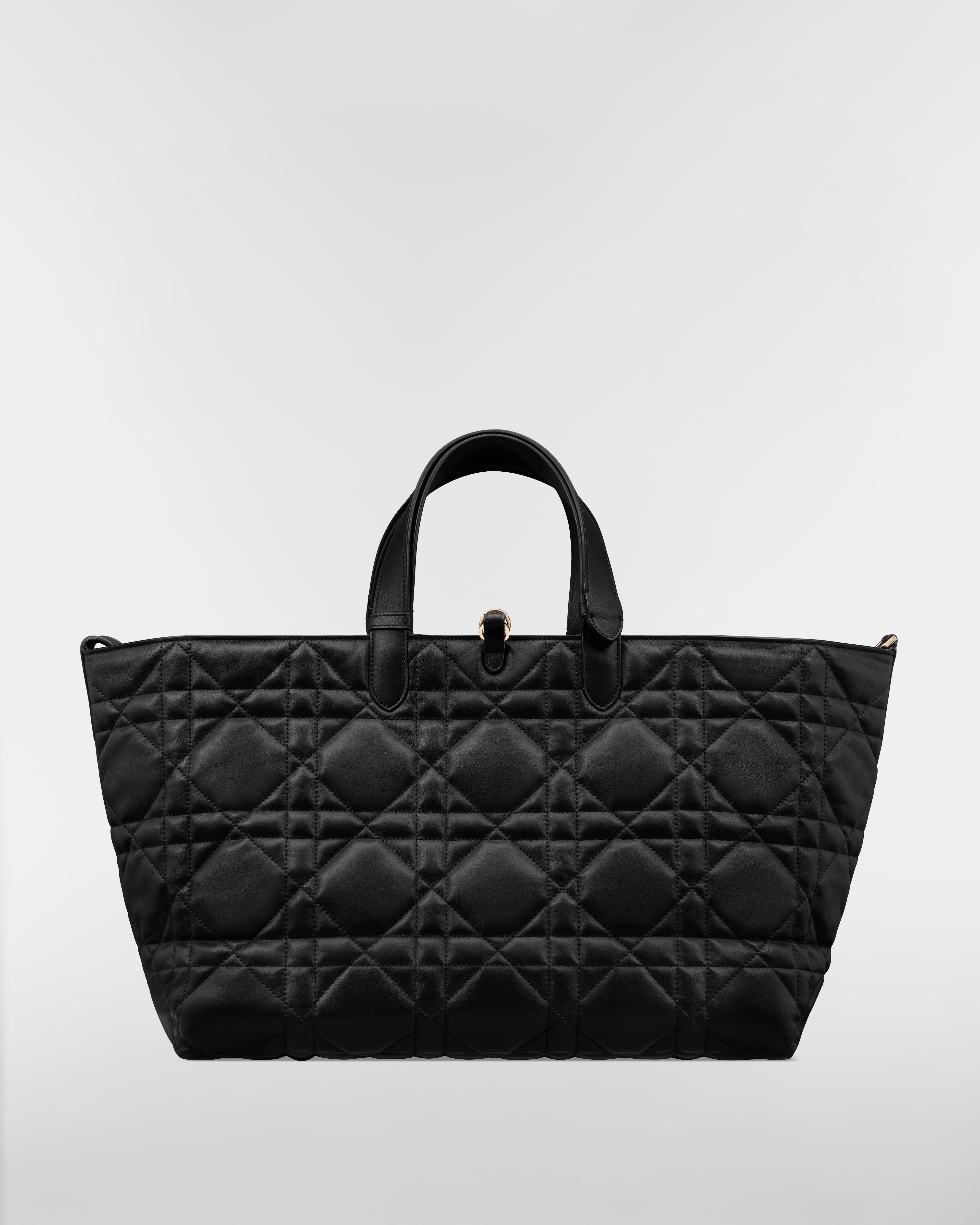 Große Dior Toujours Tasche Macrocannage Kalbsleder in Schwarz E08