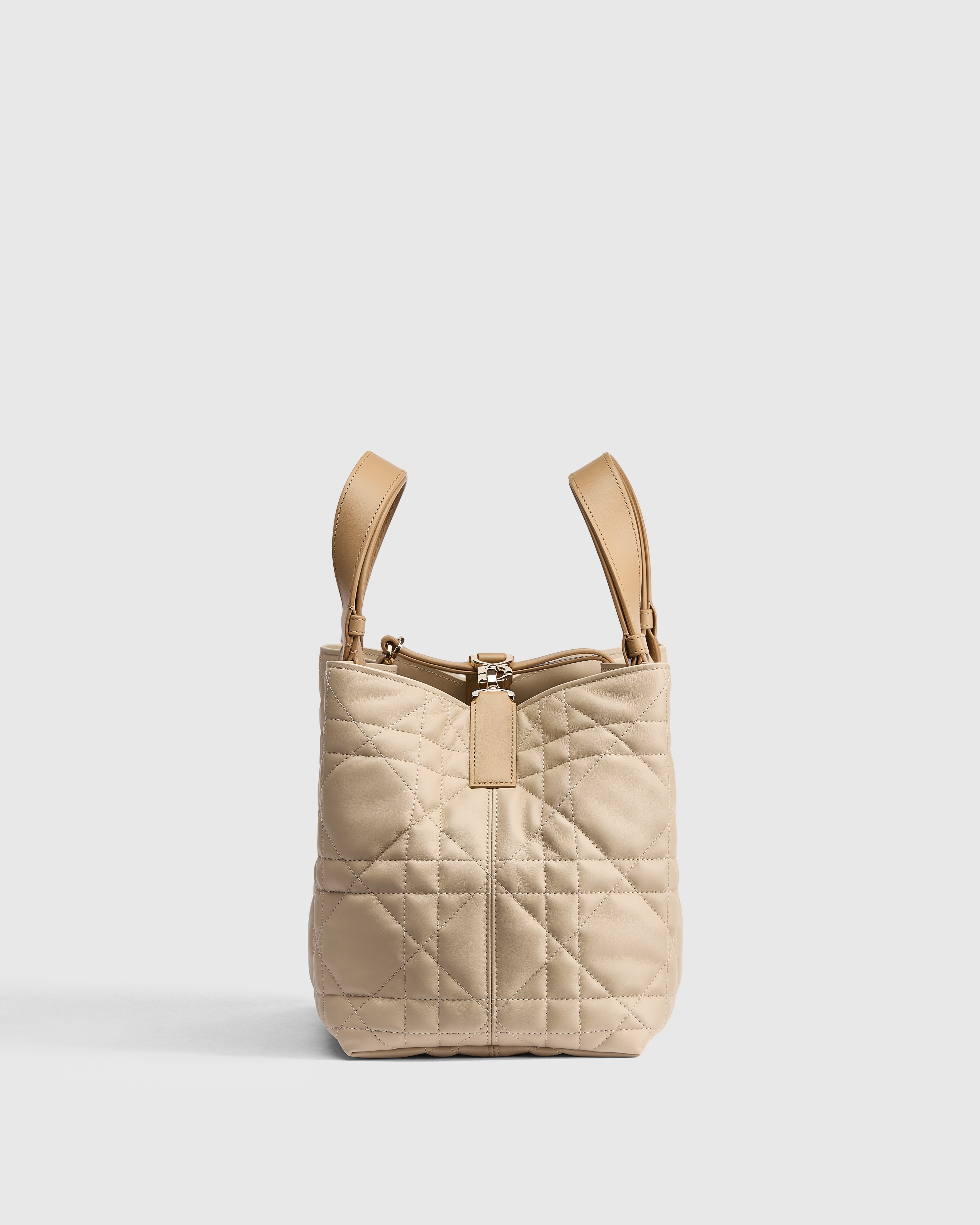 Medium Dior Toujours Bag Trench and Biscuit Macrocannage Calfskin E02