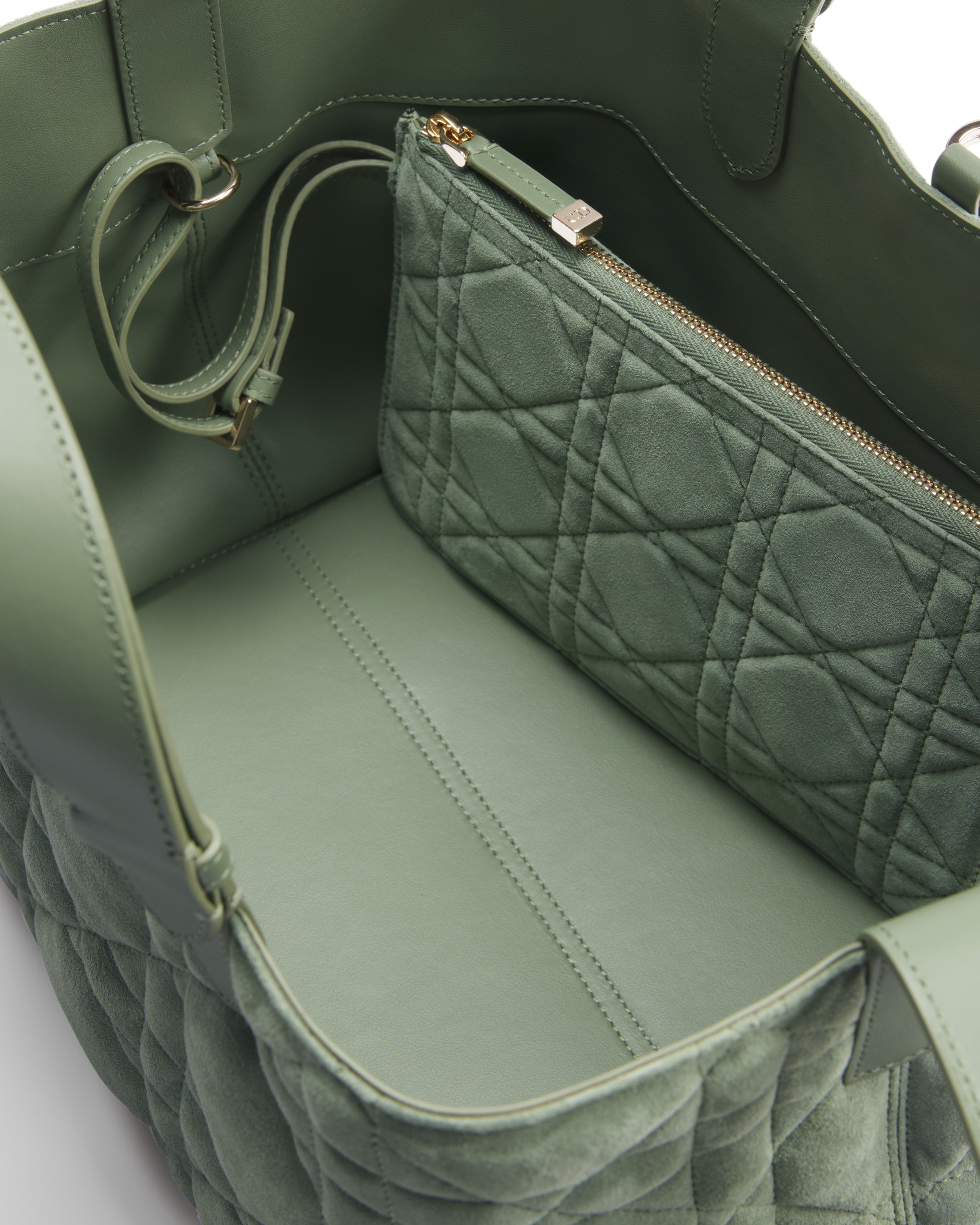 Medium Dior Toujours Bag Cedar Green Macrocannage Suede Goatskin E06