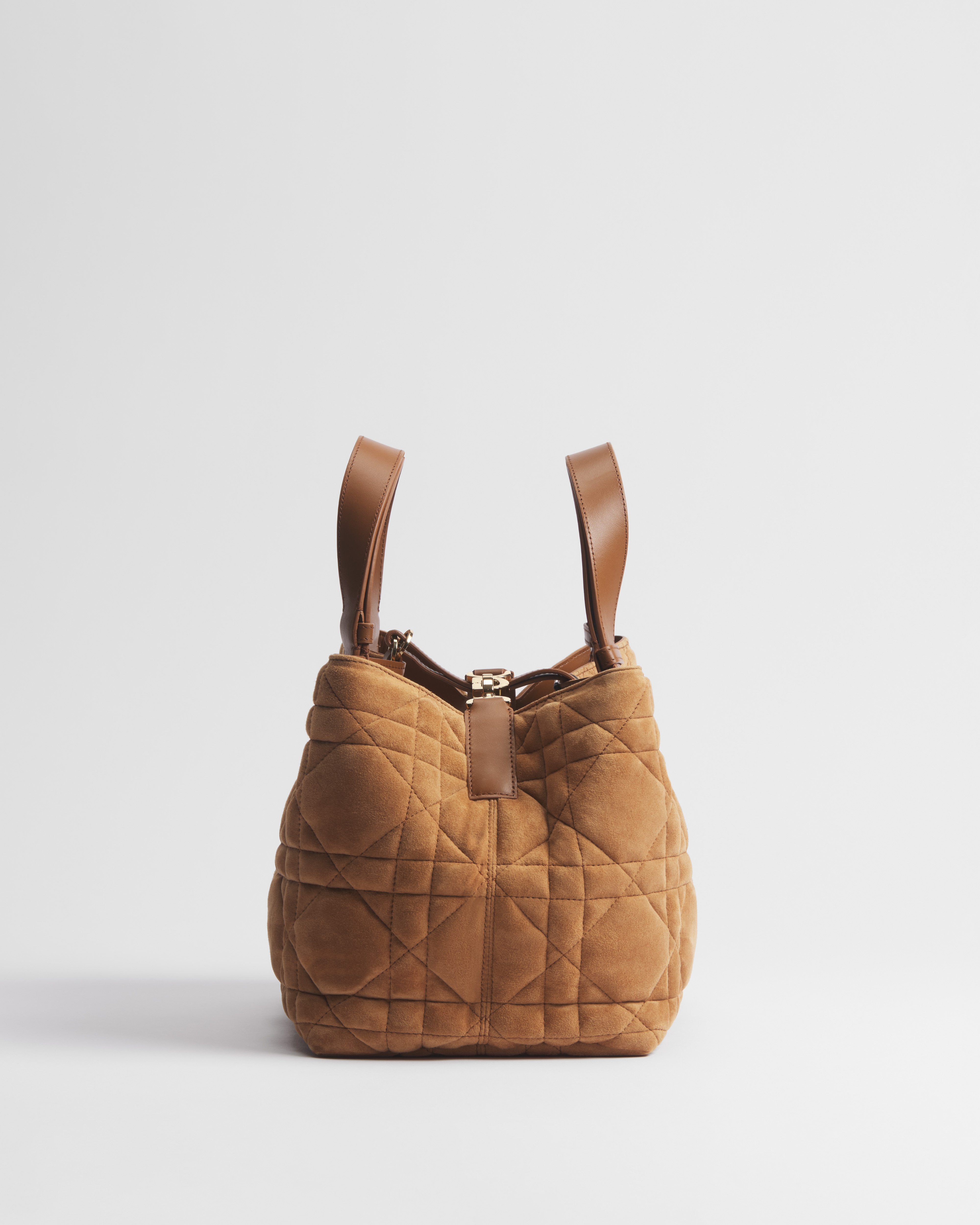 Mittelgroße Dior Toujours Tasche Macrocannage Ziegenveloursleder in Golden Saddle E02