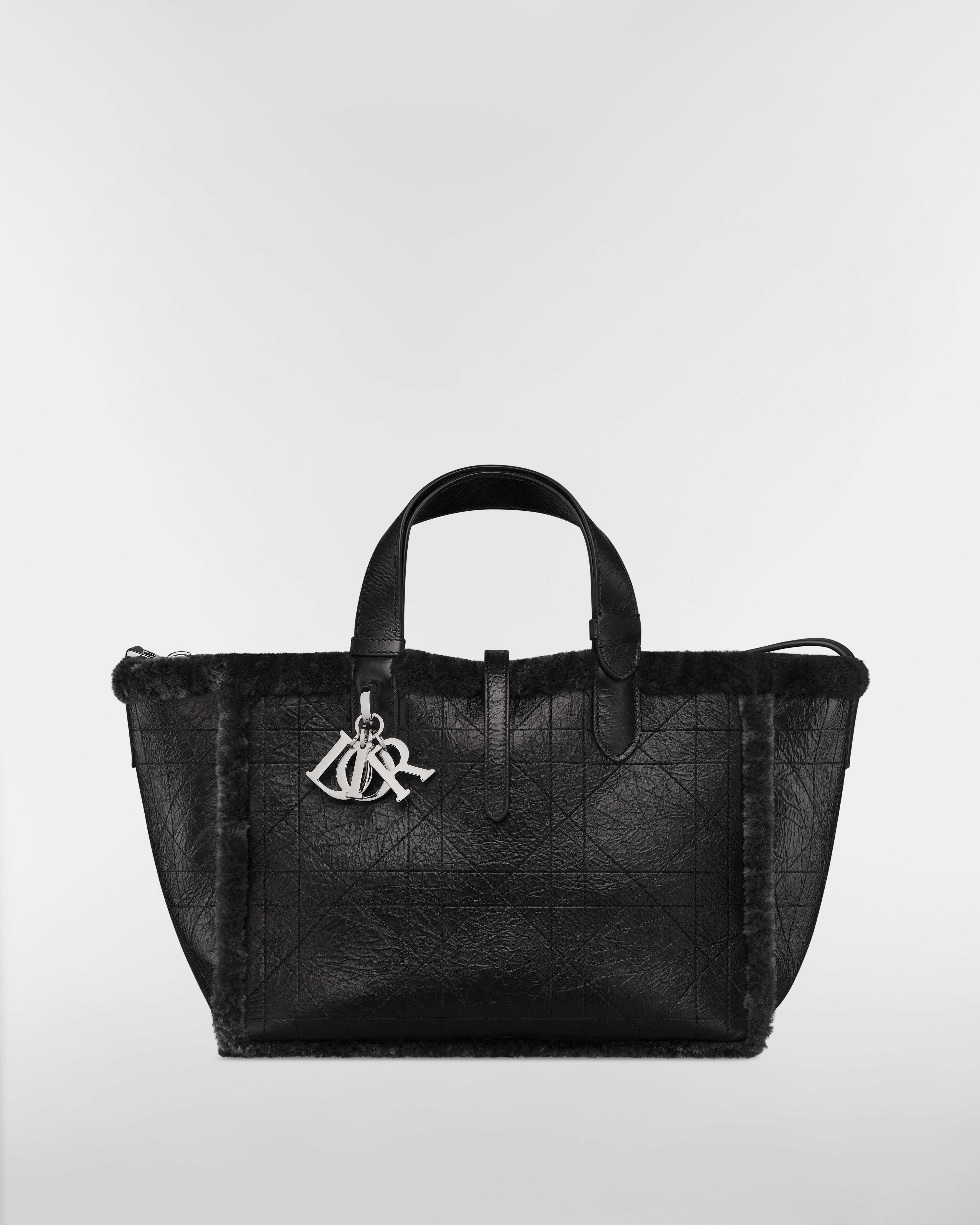 Bolsa DiorAlps Dior Toujours média Couro de vitelo Macrocannage enrugado preto e lã merino preta E01