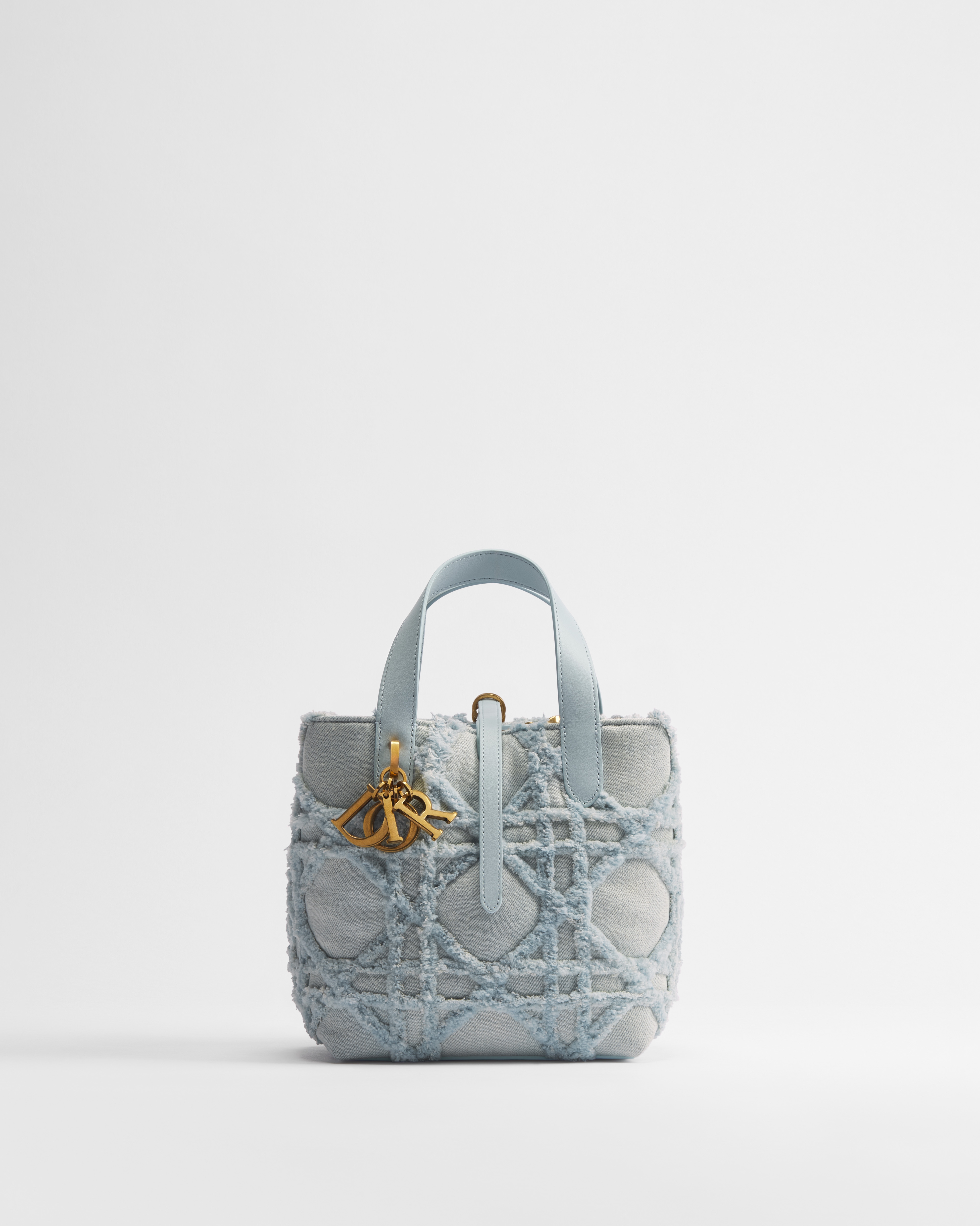 Dior Toujours バーティカル トートバッグ スモール カナージュ デニム E01