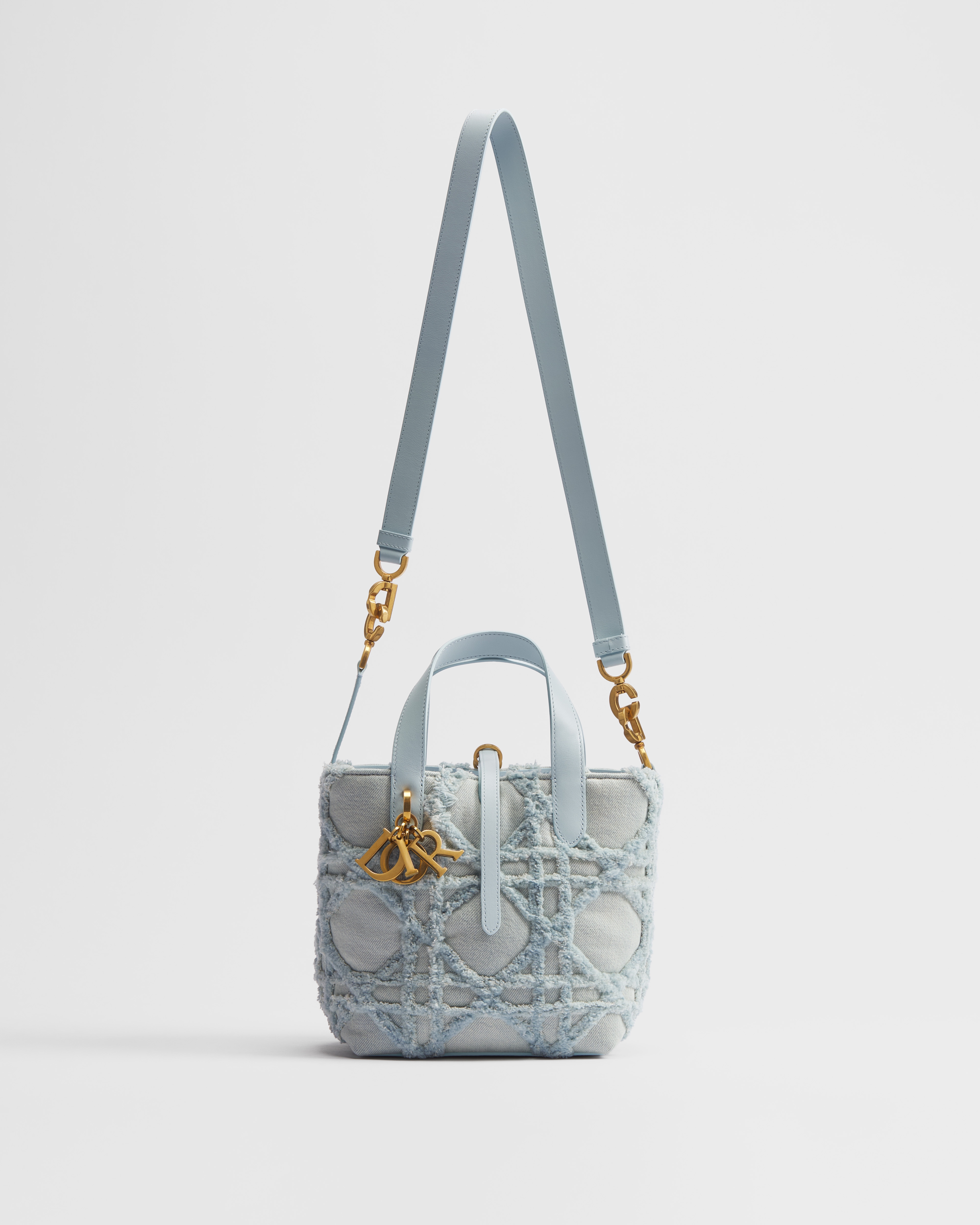 Dior Toujours バーティカル トートバッグ スモール カナージュ デニム E07