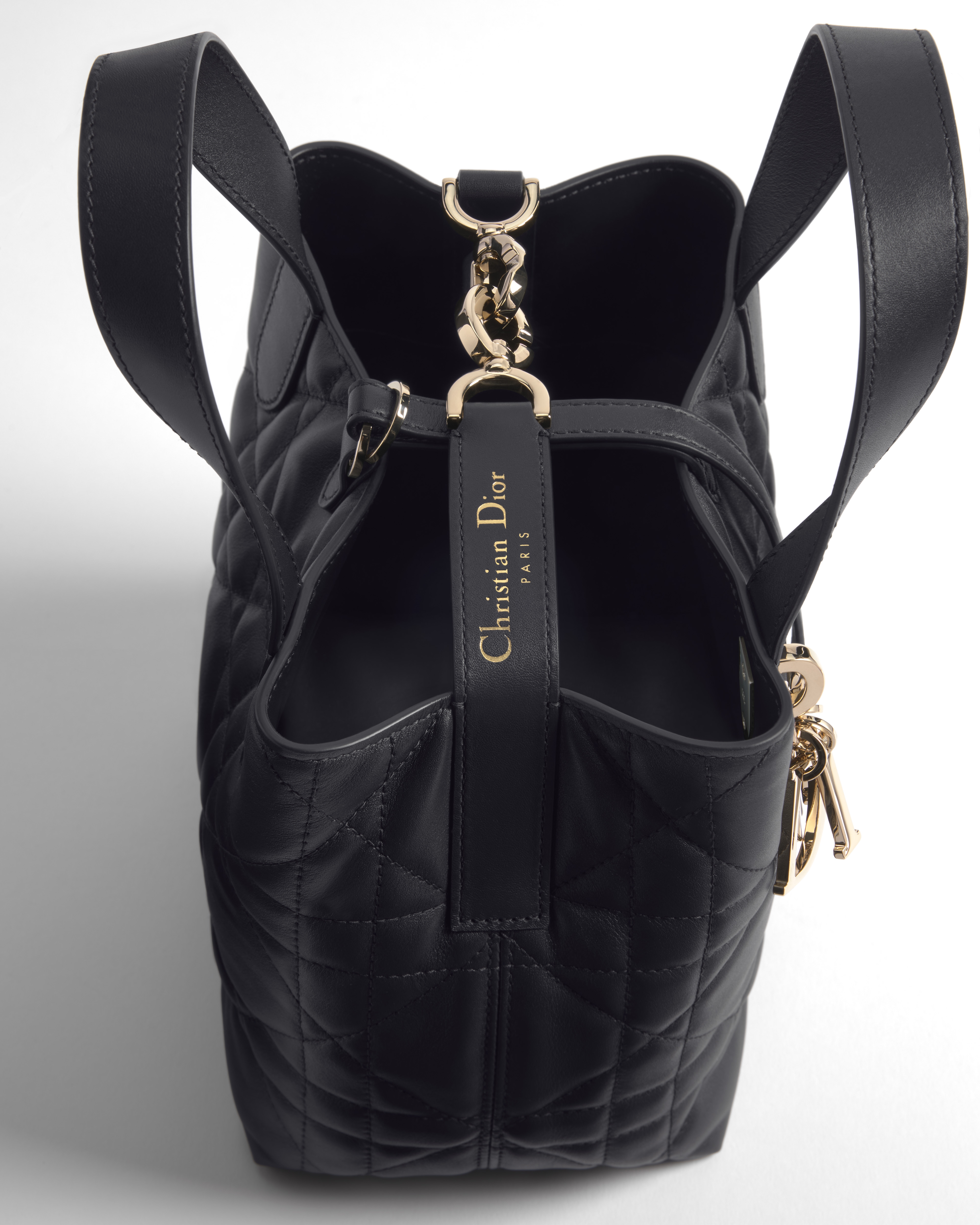 Small Dior Toujours Vertical Tote Bag Black Macrocannage Calfskin E06