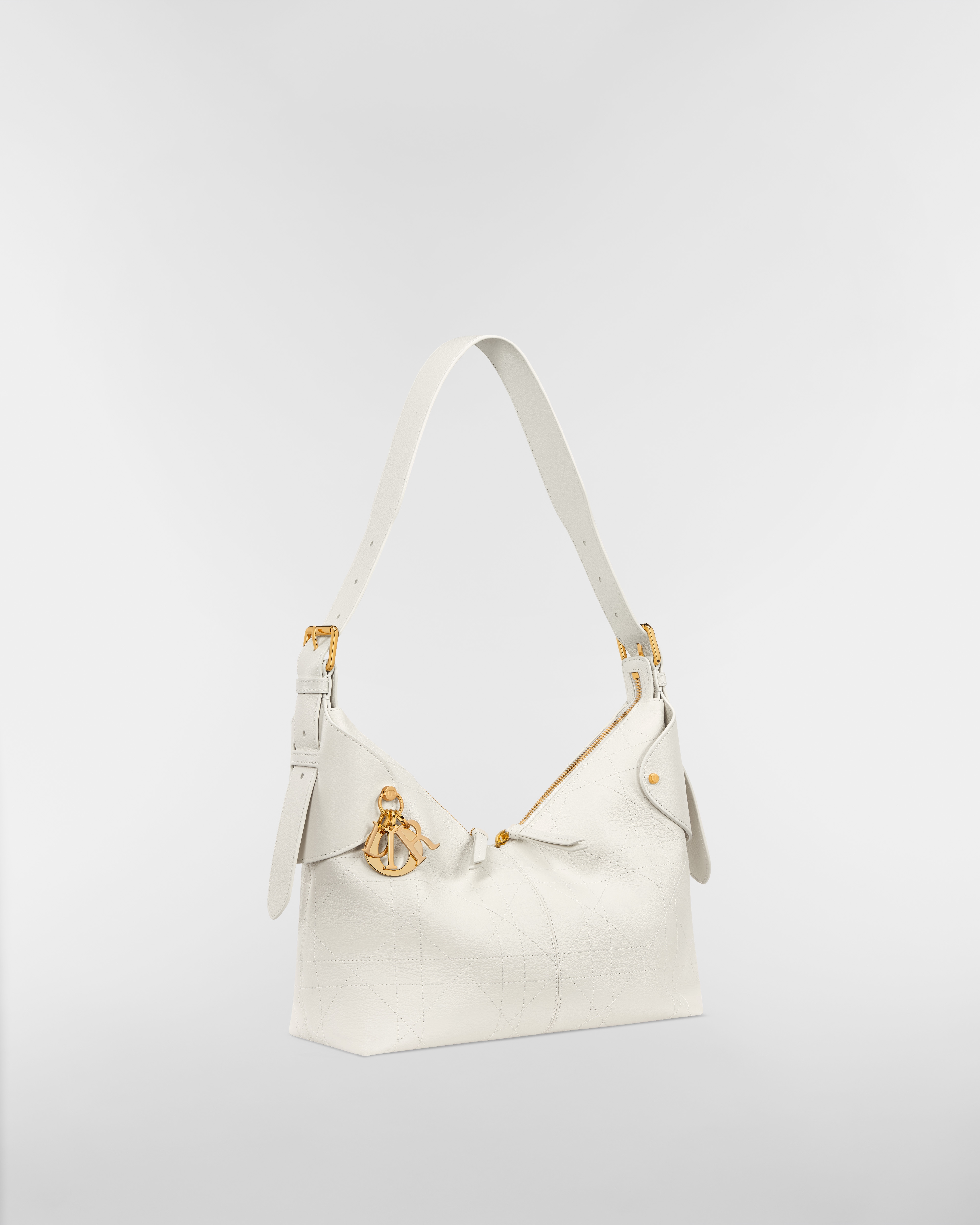 Mittelgroße Dior Voyage Tasche Genarbtes Flat Macrocannage Kalbsleder in Latte E03