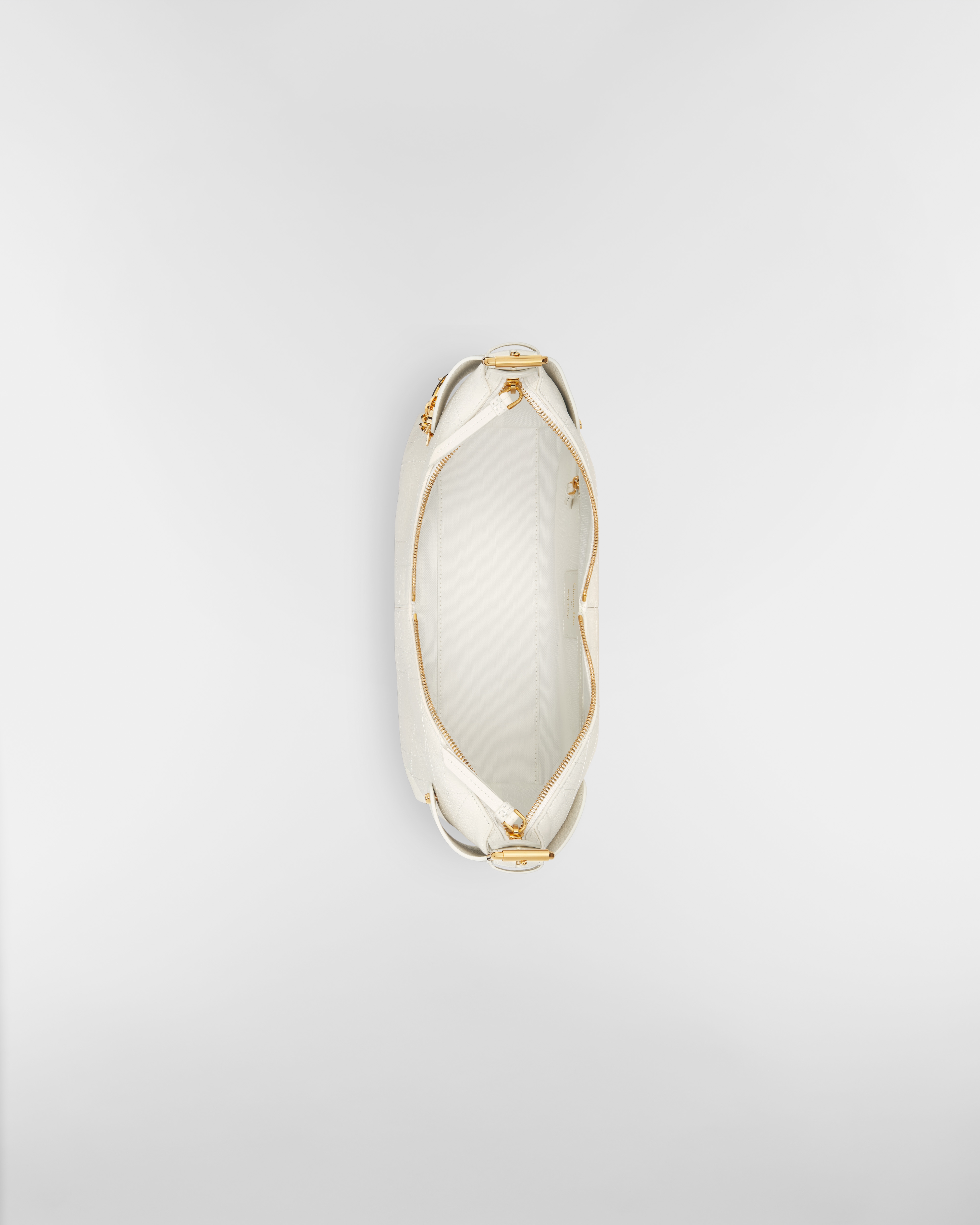 Medium Dior Voyage Bag Latte Flat Macrocannage Grained Calfskin E06