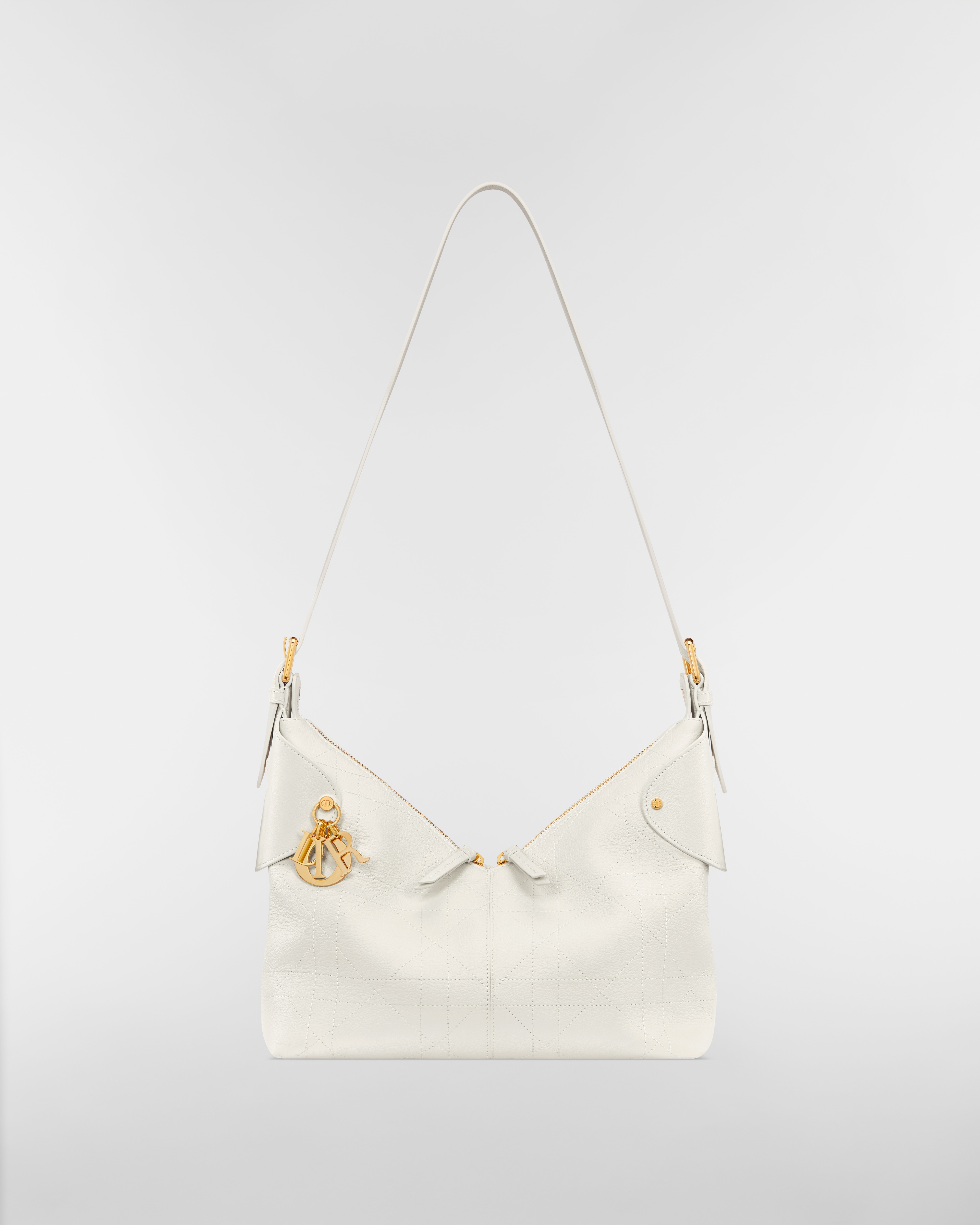 Mittelgroße Dior Voyage Tasche Genarbtes Flat Macrocannage Kalbsleder in Latte E07