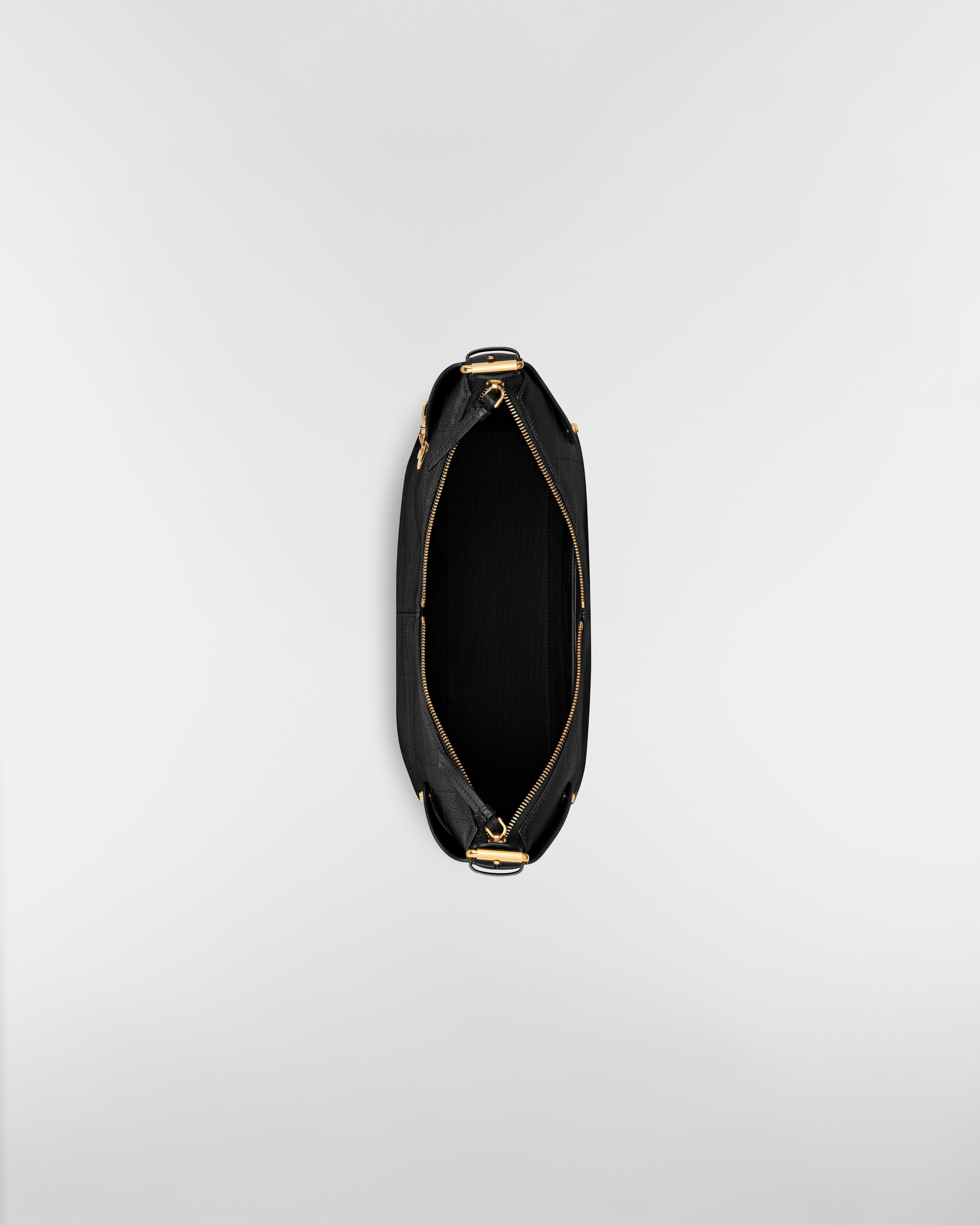 Medium Dior Voyage Bag Black Flat Macrocannage Grained Calfskin E06