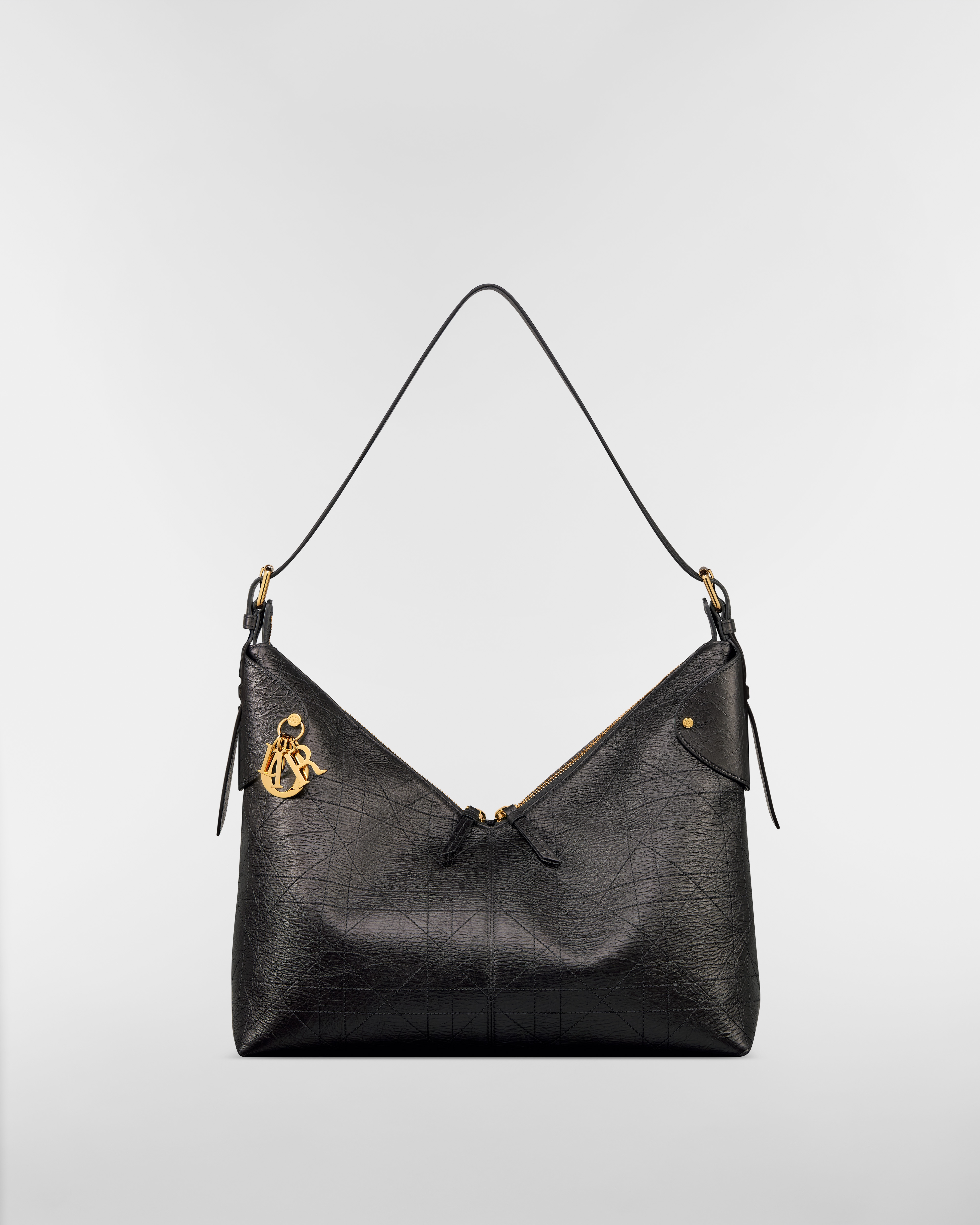 Große Dior Voyage Tasche Flat Macrocannage Kalbsleder in Knitteroptik in Schwarz E01