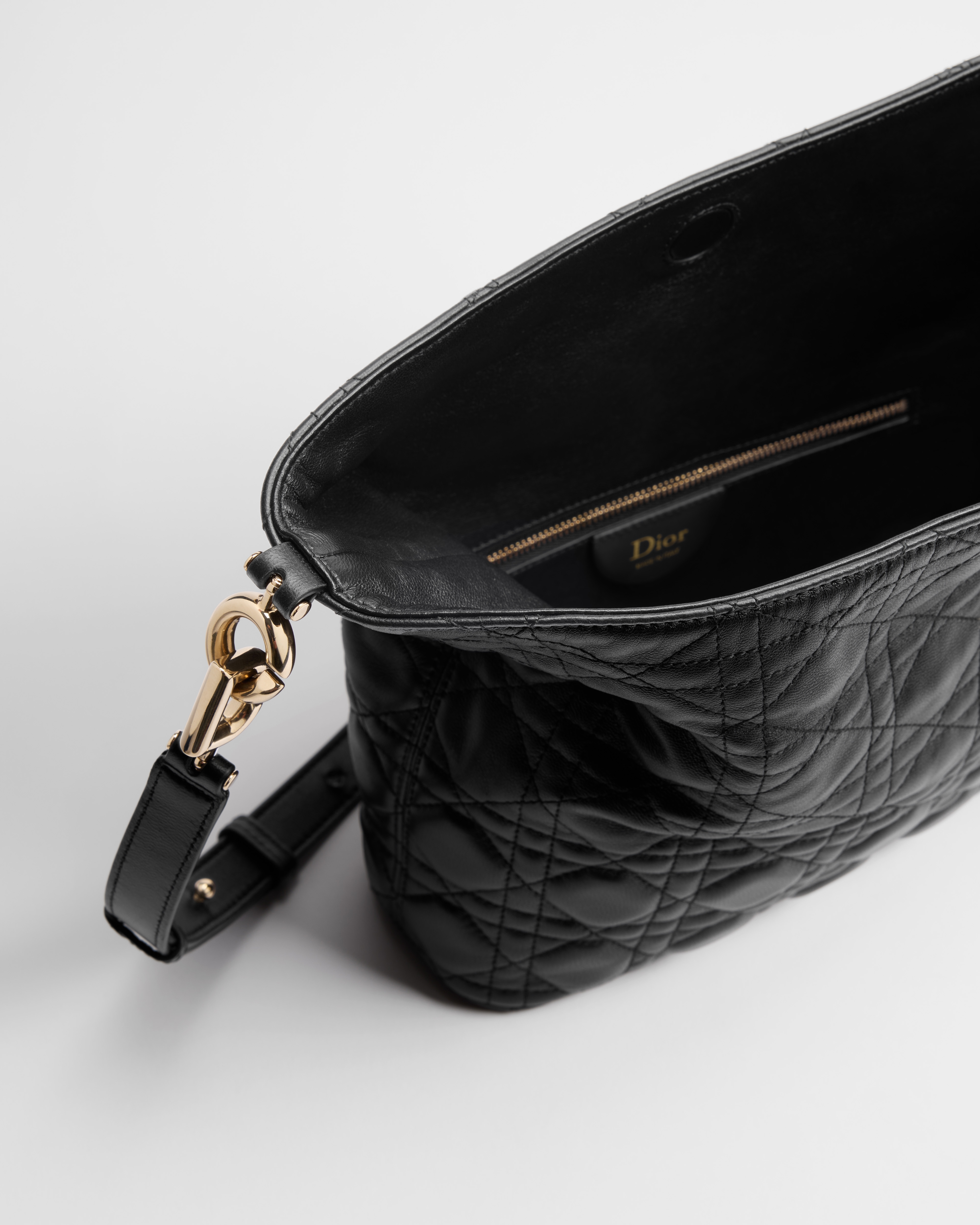 Kleine Dior Toujours-hobotas Zwart lamsleer met Cannage-motief E06