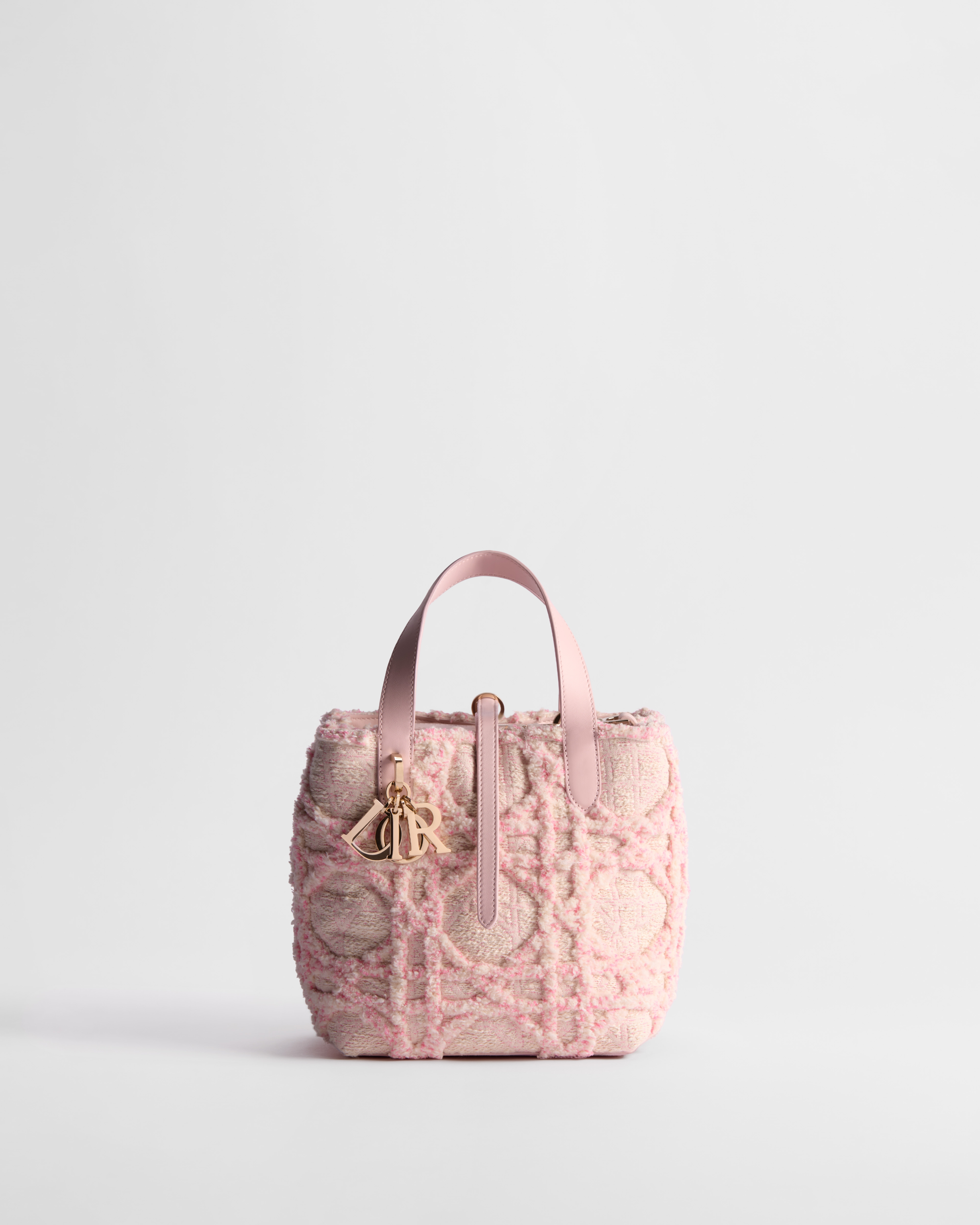 Dior Toujours バーティカル トートバッグ スモール カナージュ ファブリック E01
