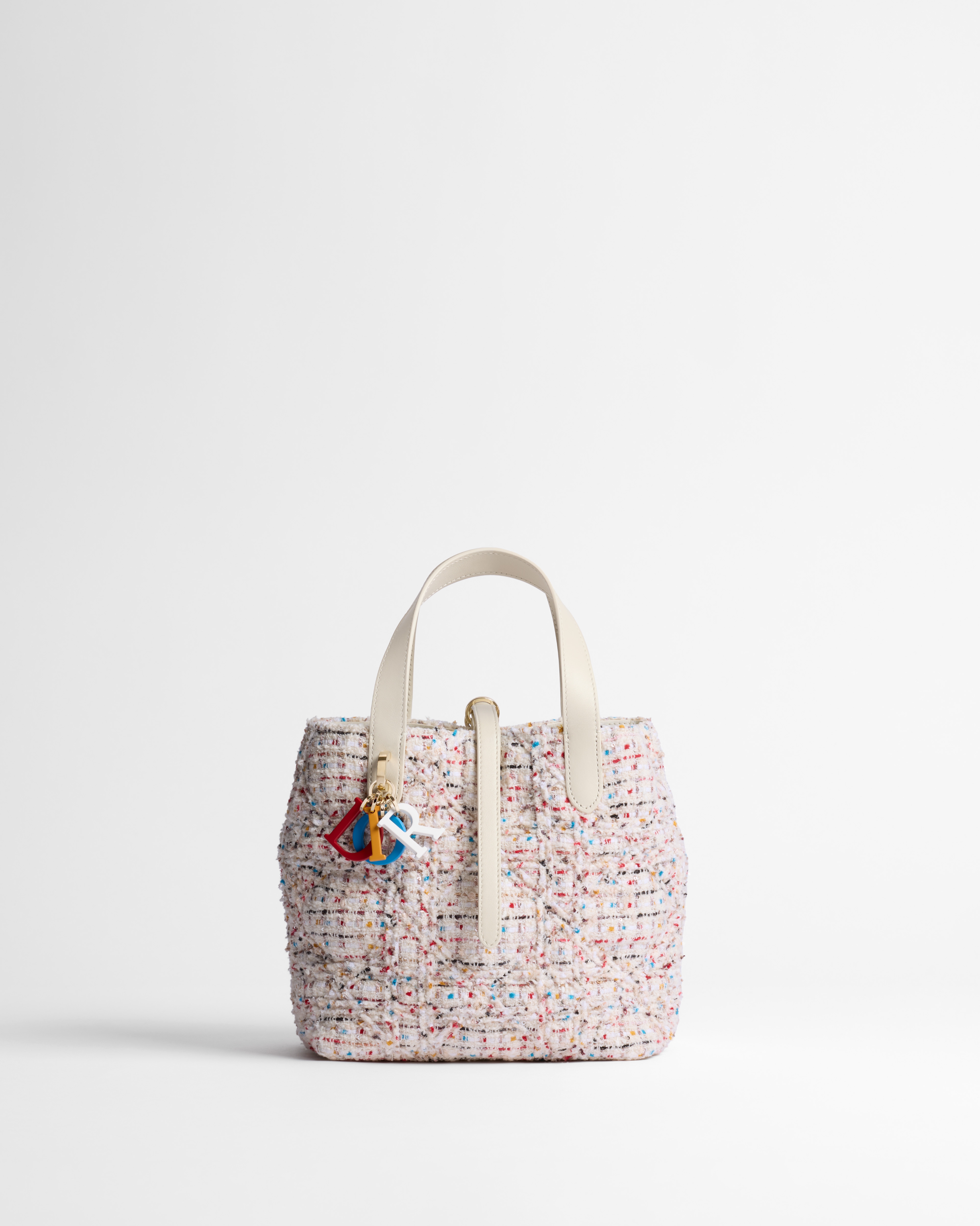Kleine Dior Toujours Tote Bag im Hochformat
