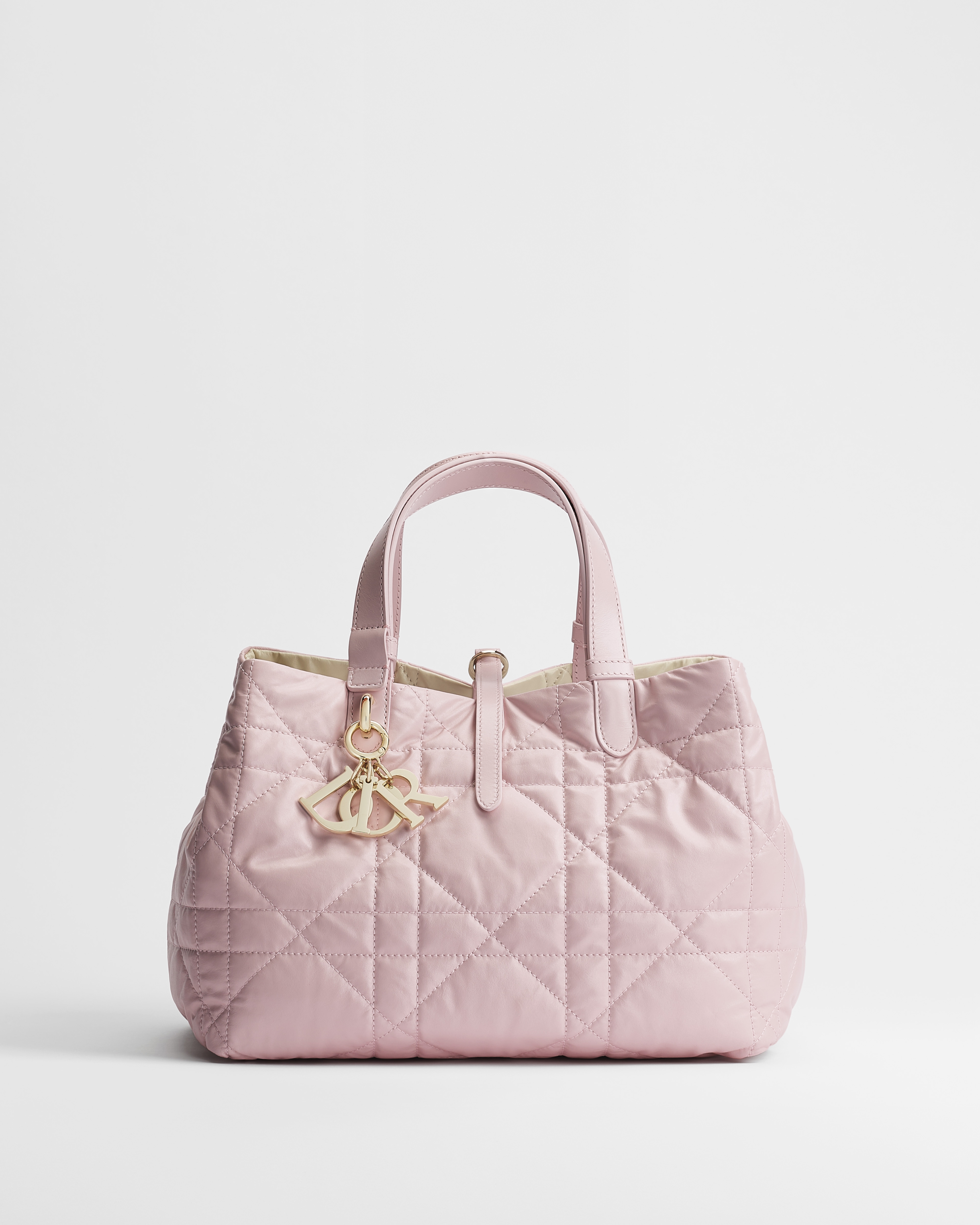 中号 Dior Toujours 双面手袋 粉笔米白和柔粉色双色柔软牛皮革超大藤格纹 E01